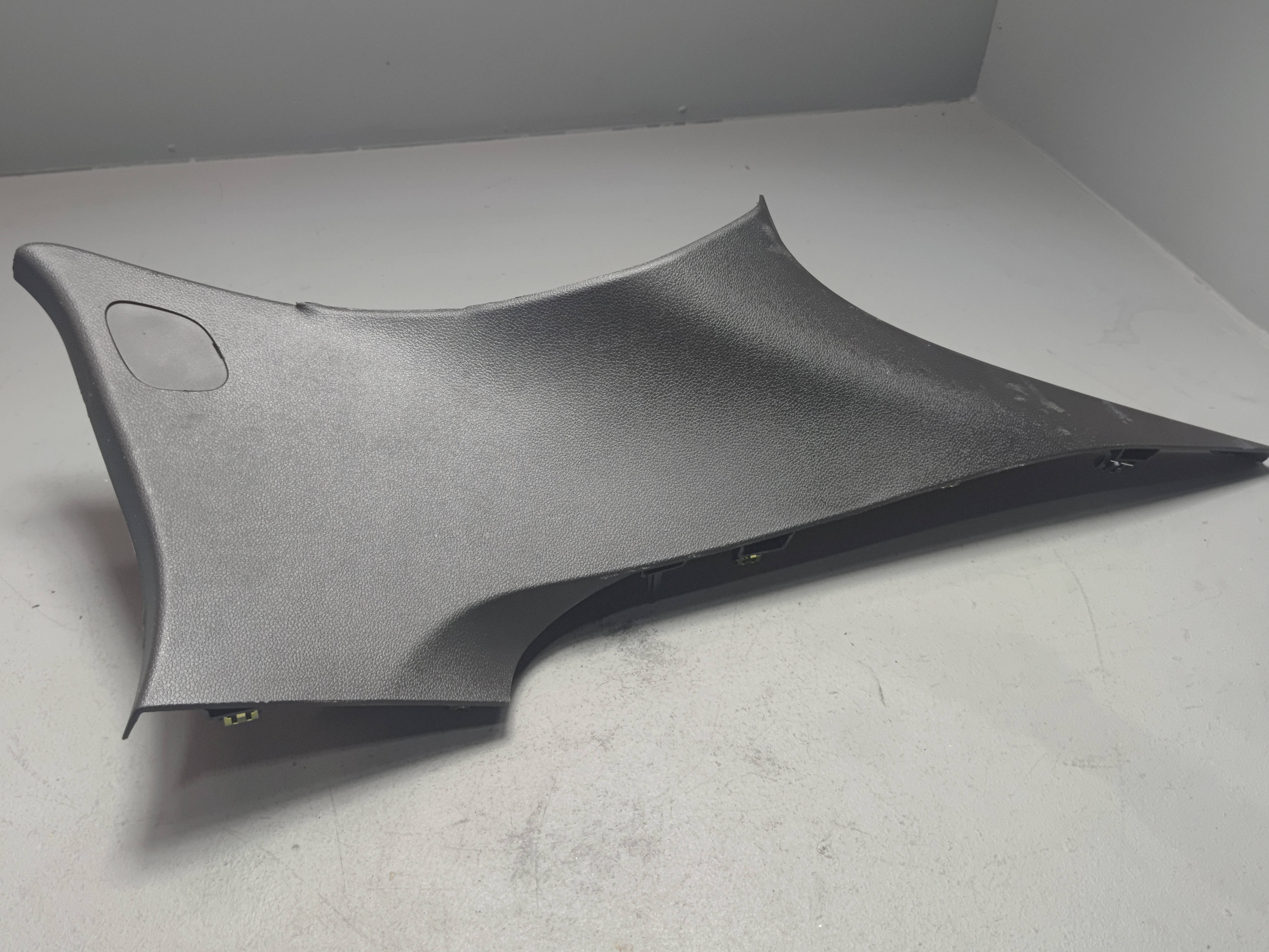 2024-2025 BUICK ENVISTA REAR PASSENGER SIDE C PILLAR UPPER TRIM COVER PANEL OEM