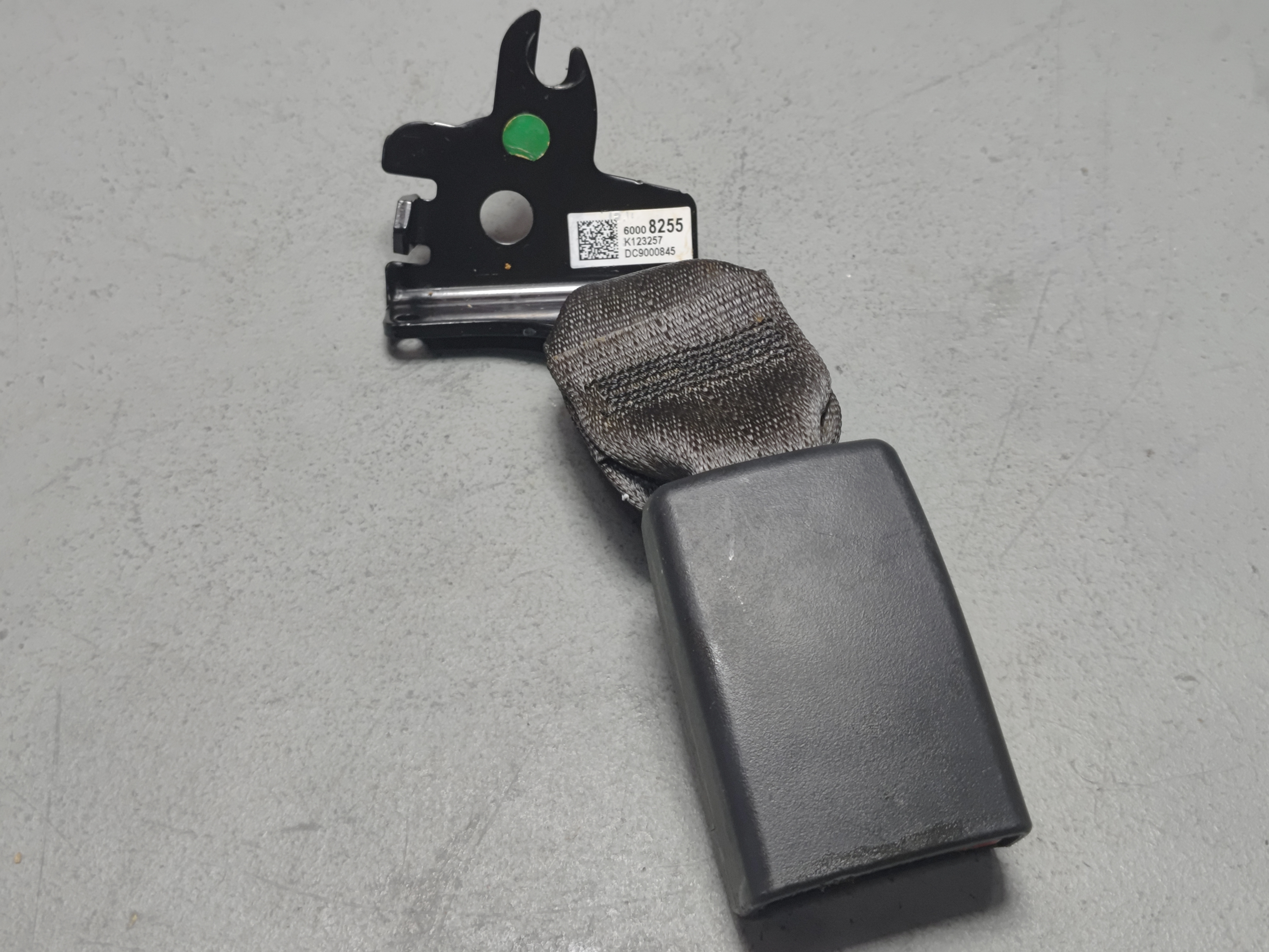 24-2025 BUICK ENVISTA REAR 2ND ROW PASSENGER SIDE SEAT BELT SEATBELT BUCKLE OEM