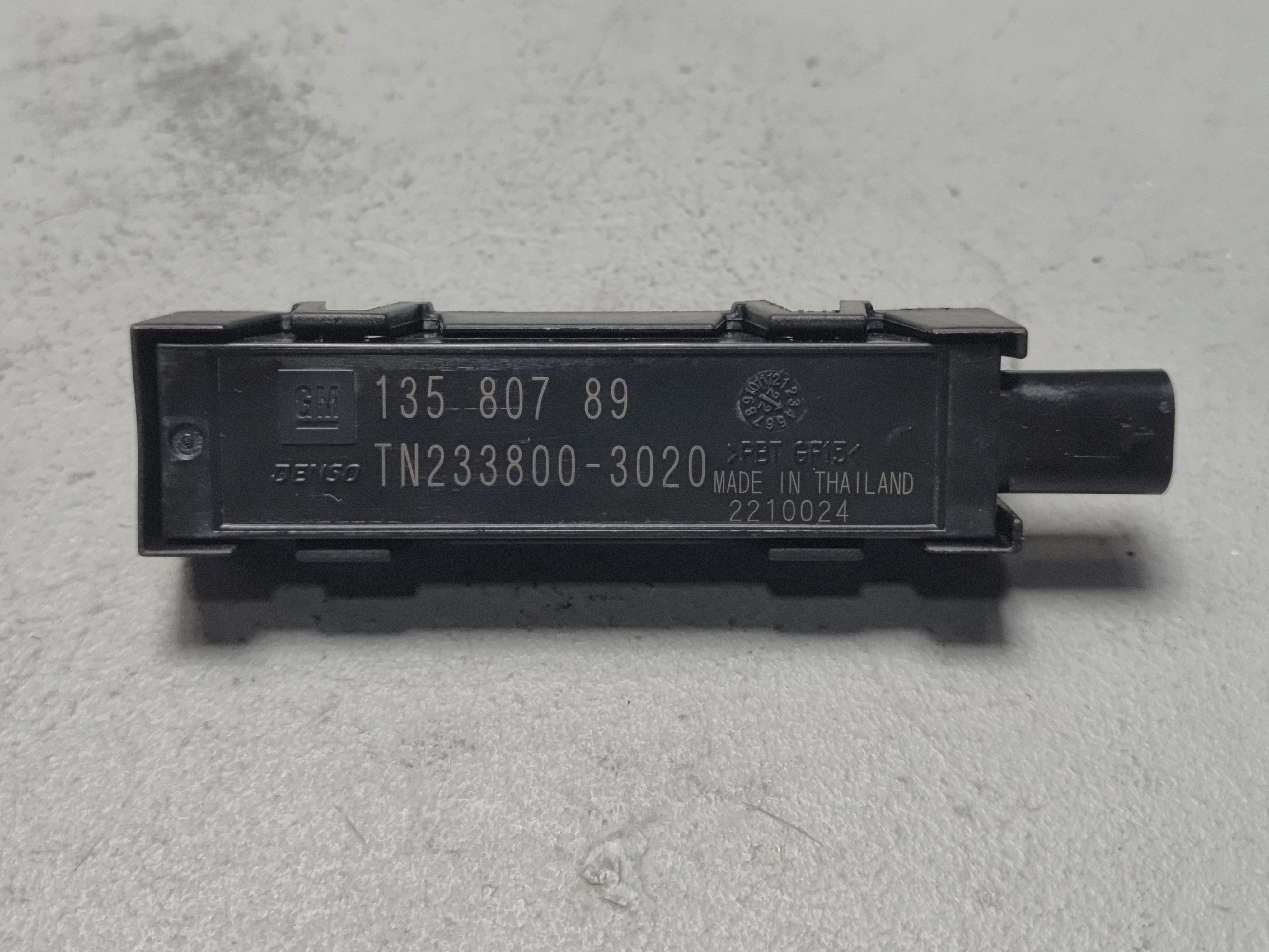 2024-2025 BUICK ENVISTA REAR KEYLESS ENTRY ANTENNA RECEIVER MODULE OEM