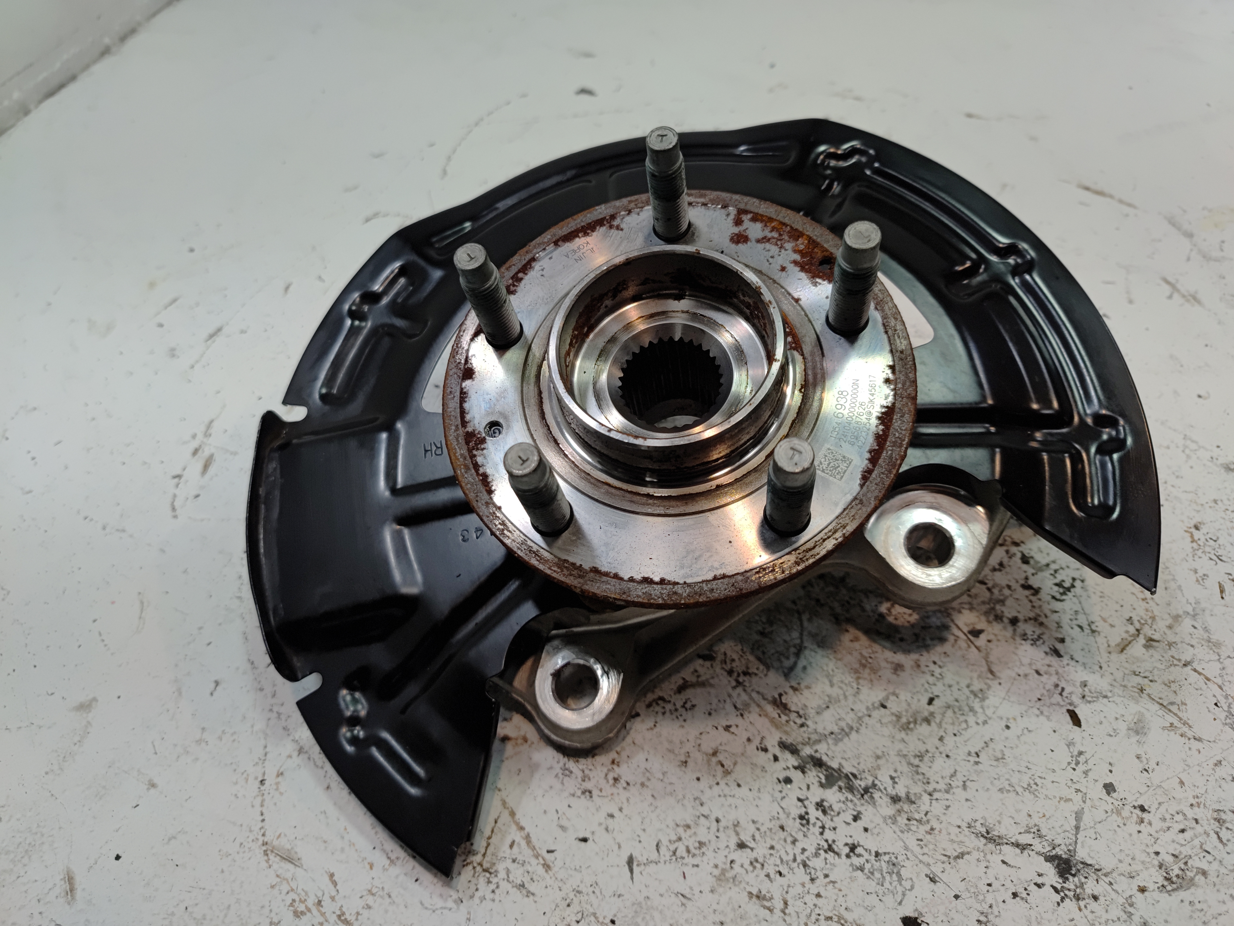 2024-2025 BUICK ENVISTA FWD FRONT RIGHT PASSENGER SIDE SPINDLE KNUCKLE HUB OEM