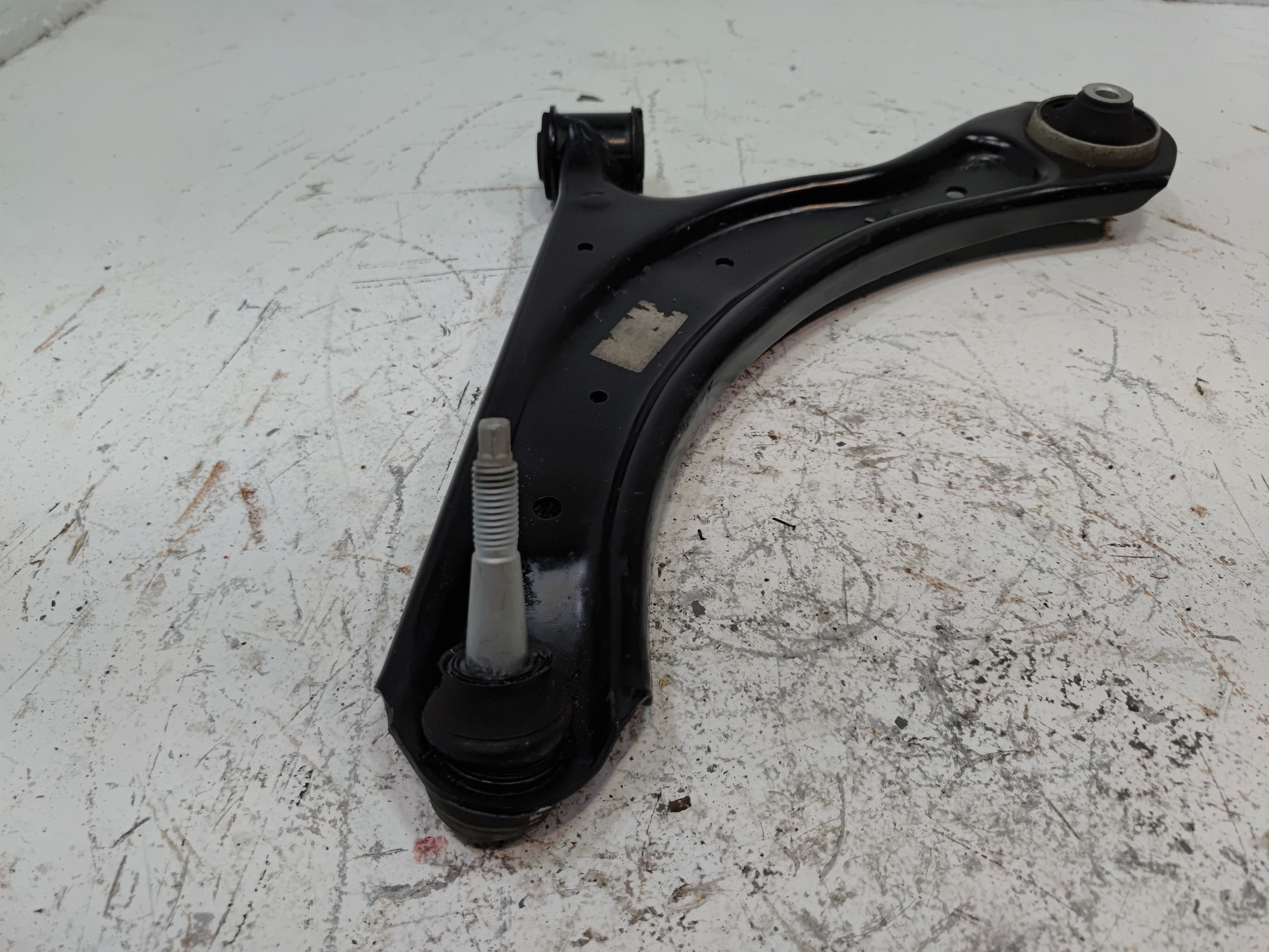 2024-2025 BUICK ENVISTA FRONT LEFT DRIVER SIDE LOWER CONTROL ARM OEM