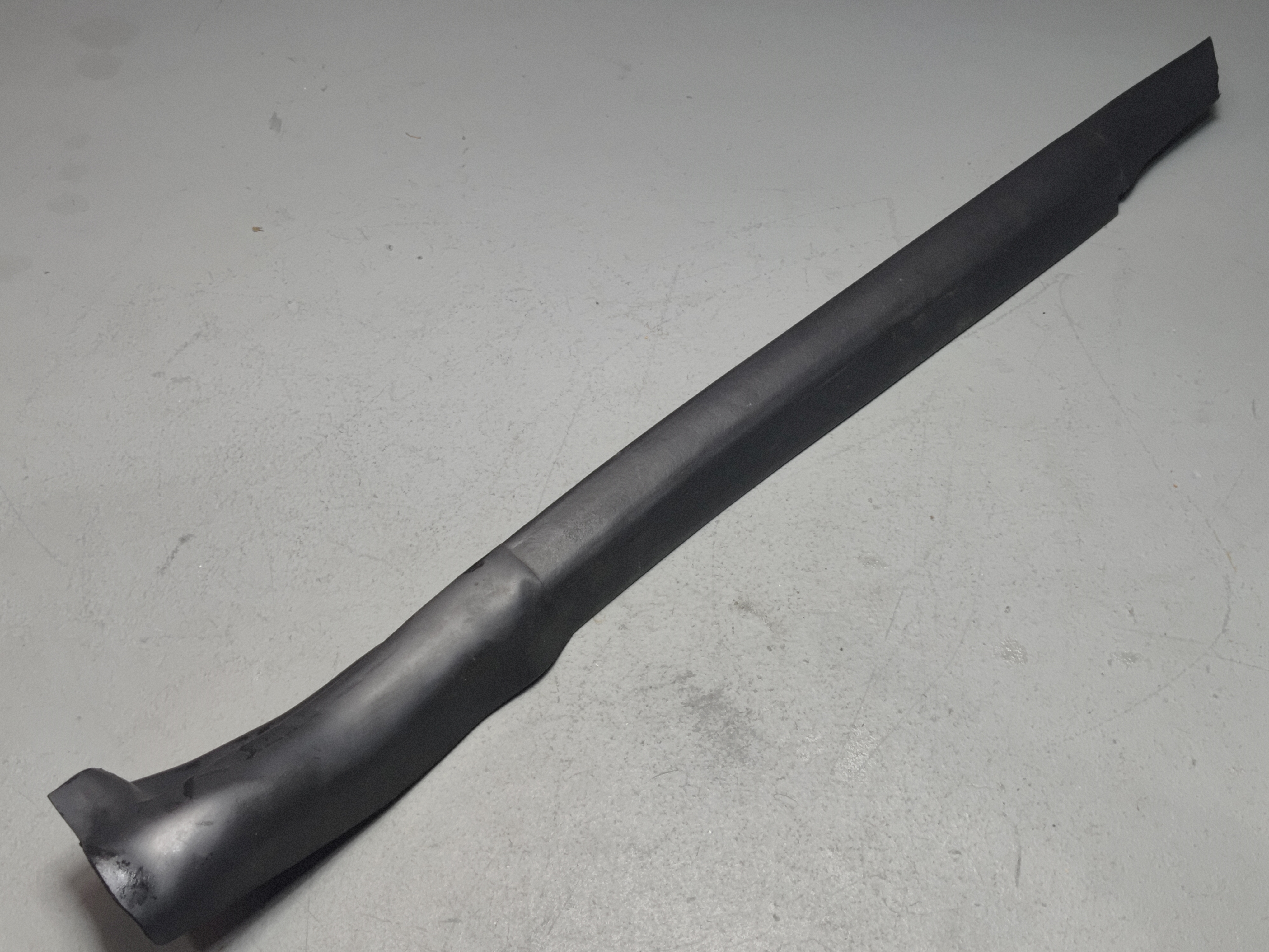 2024-2025 BUICK ENVISTA REAR DRIVER SIDE DOOR REARWARD WEATHERSTRIP SEAL OEM