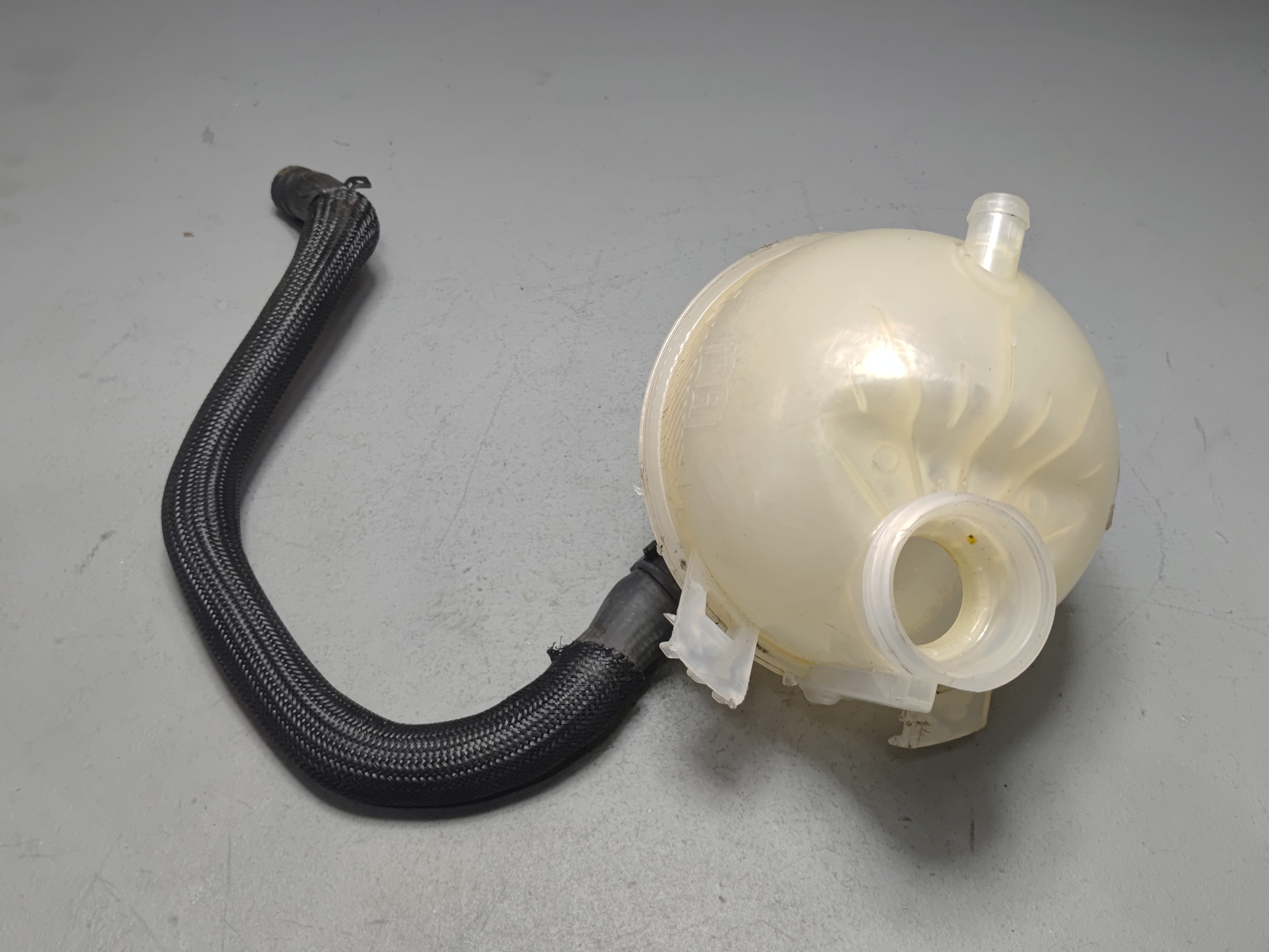 2024 - 2025 BUICK ENVISTA ENGINE COOLANT HEATER WATER RESERVOIR BOTTLE OEM