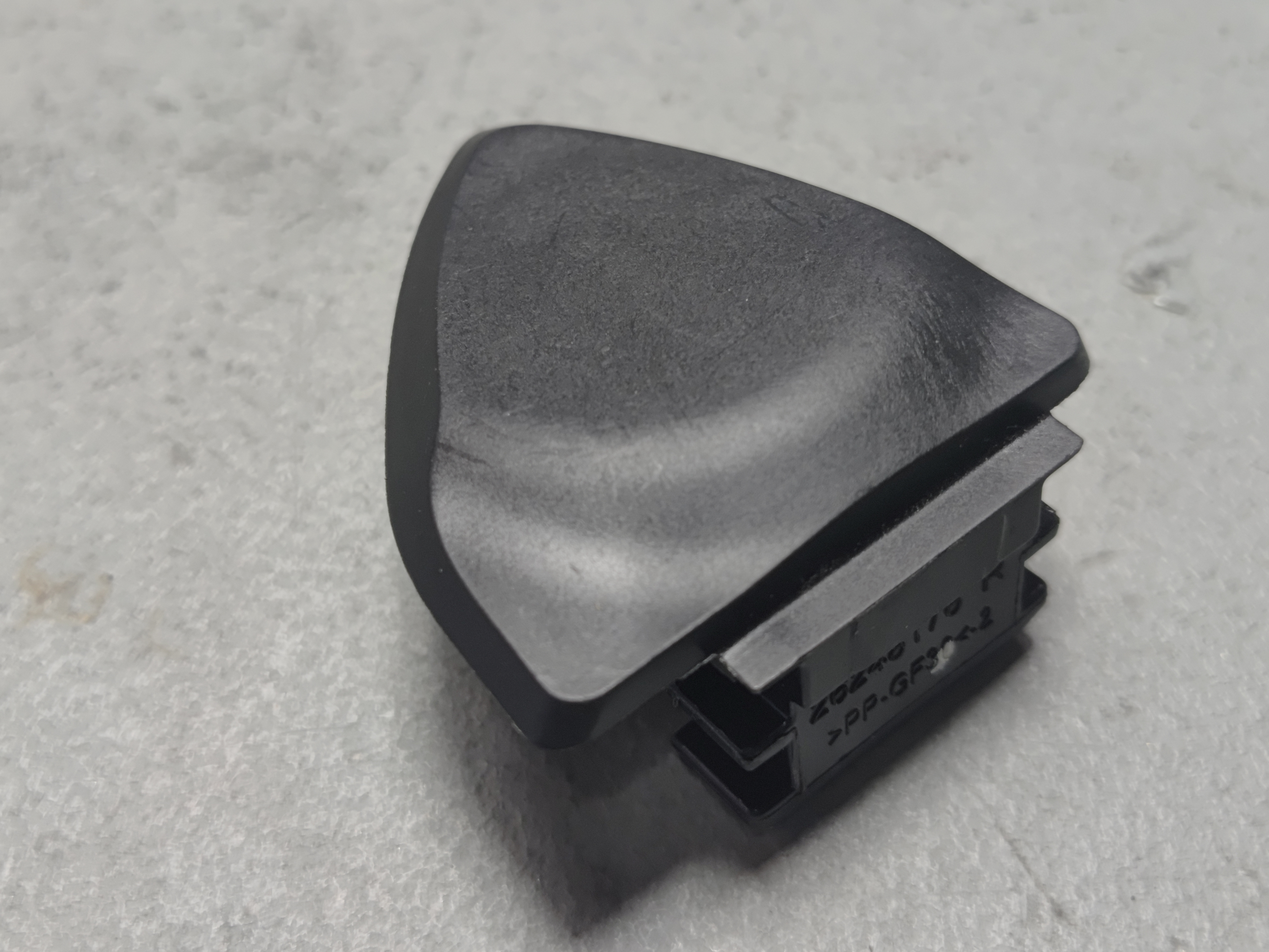 24-2025 BUICK ENVISTA REAR PASSENGER SIDE EXTERIOR DOOR LOCK CYLINDER COVER OEM