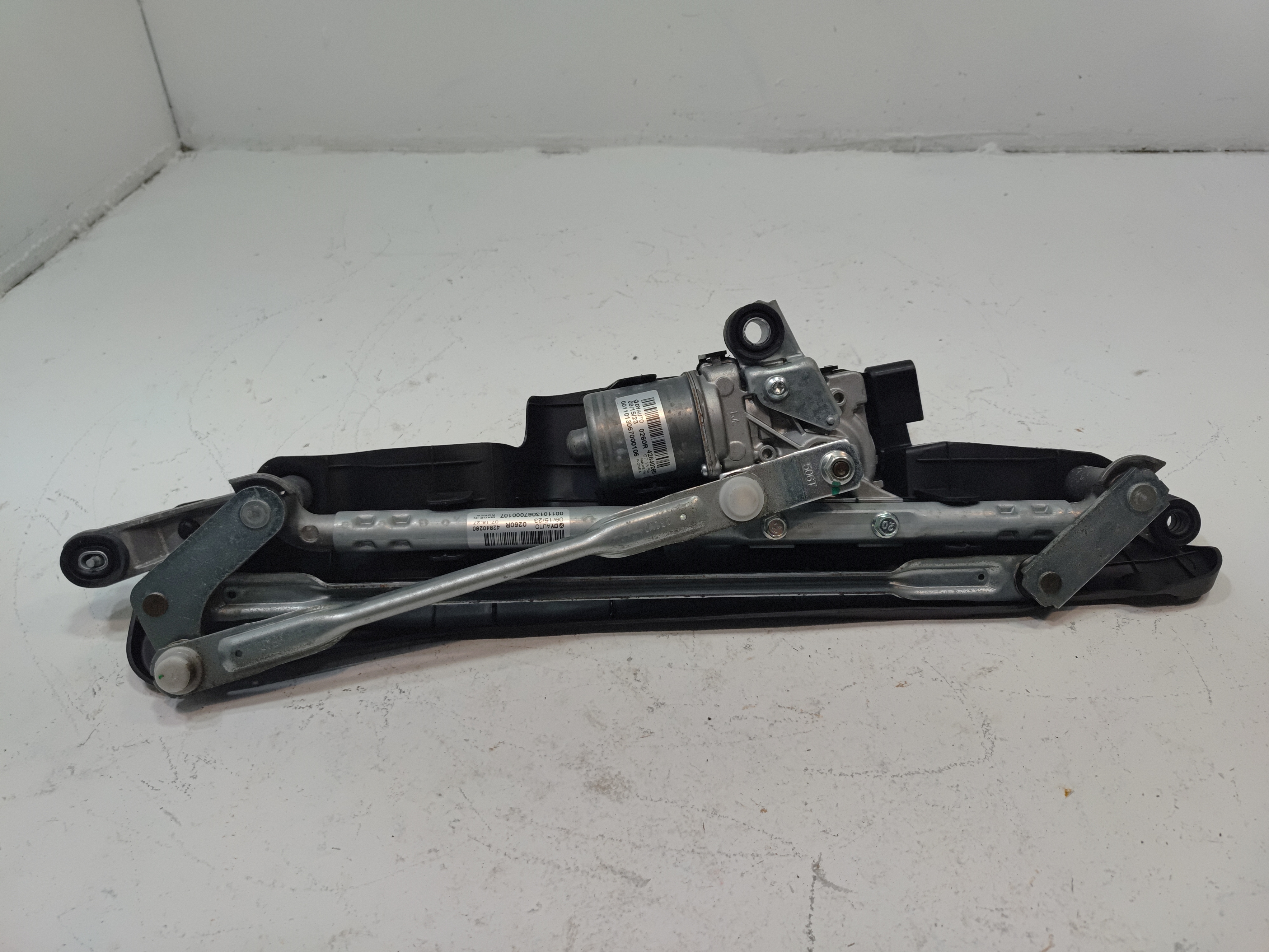 2024-2025 Buick Envista Front  Windshield Wiper Transmission OEM
