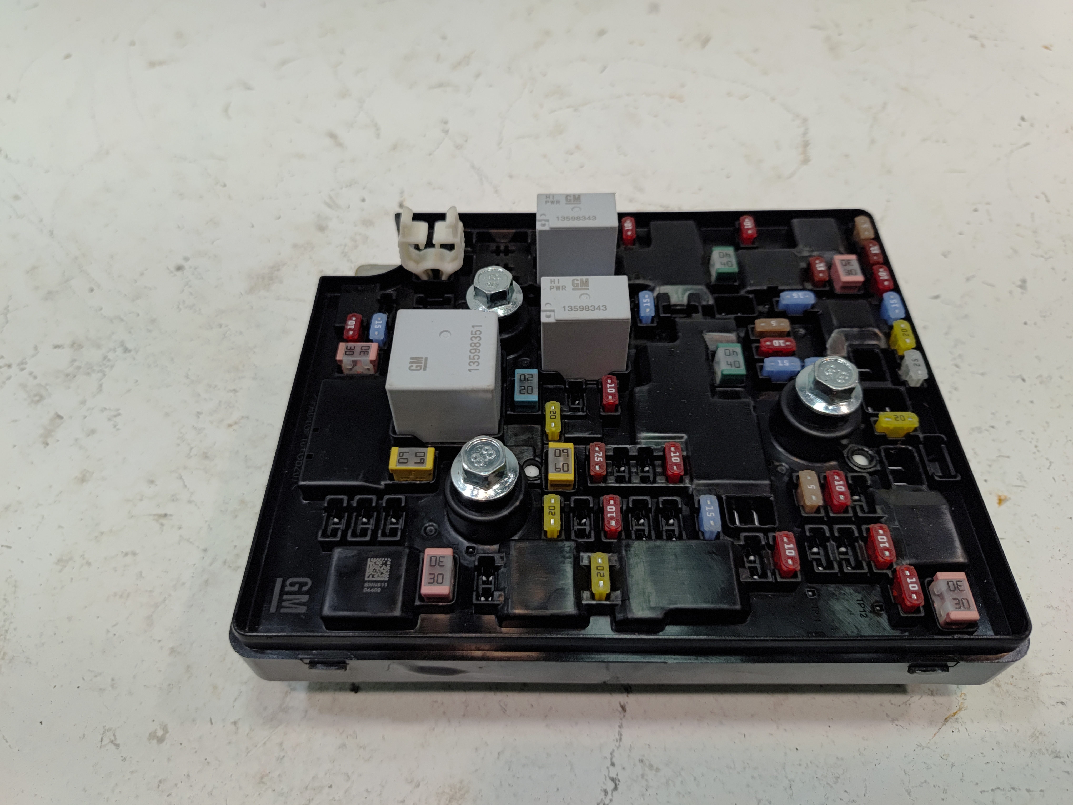 2024-2025 Buick Envista Engine Compartment Fuse Relay Box Plate OEM