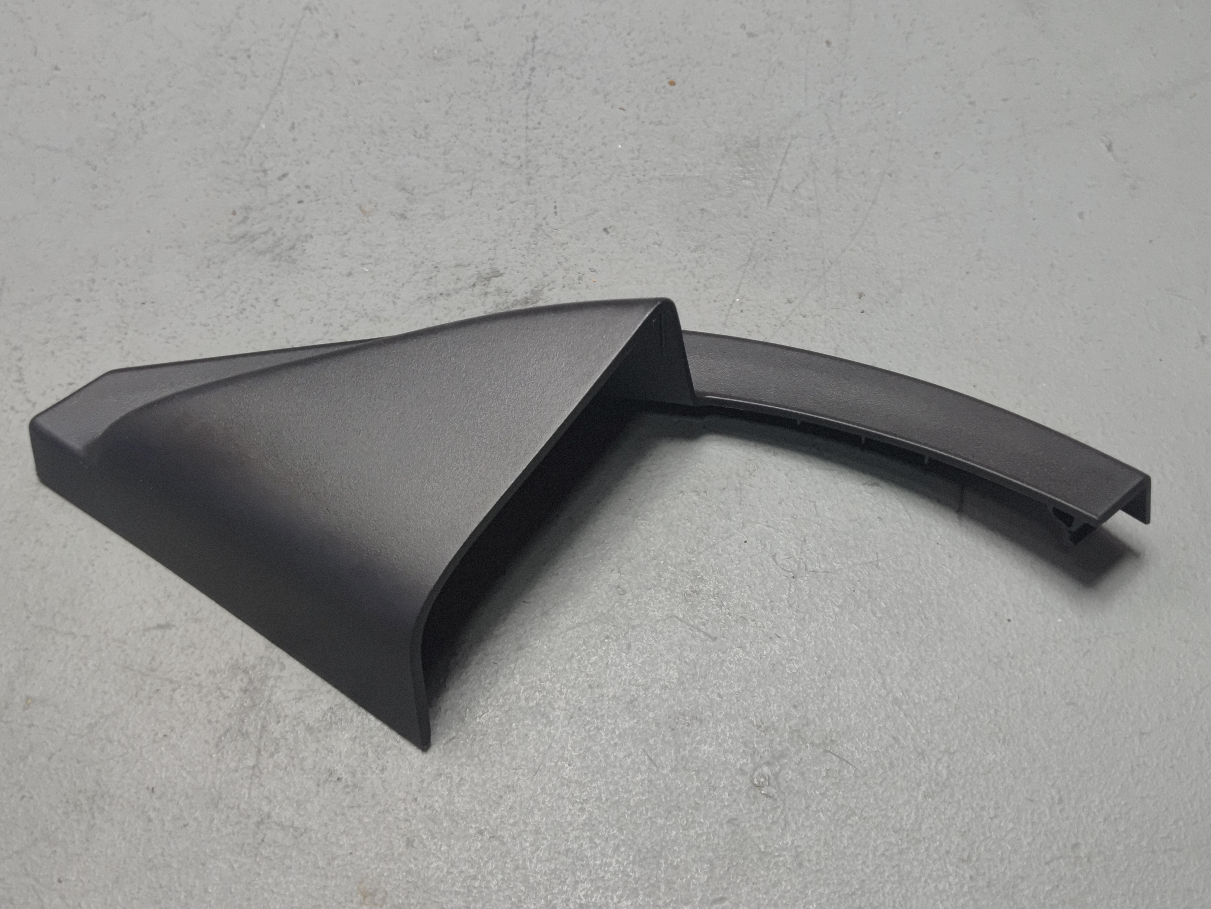 2024-2025 BUICK ENVISTA FRONT LEFT DRIVER SIDE DOOR CORNER TRIM COVER OEM