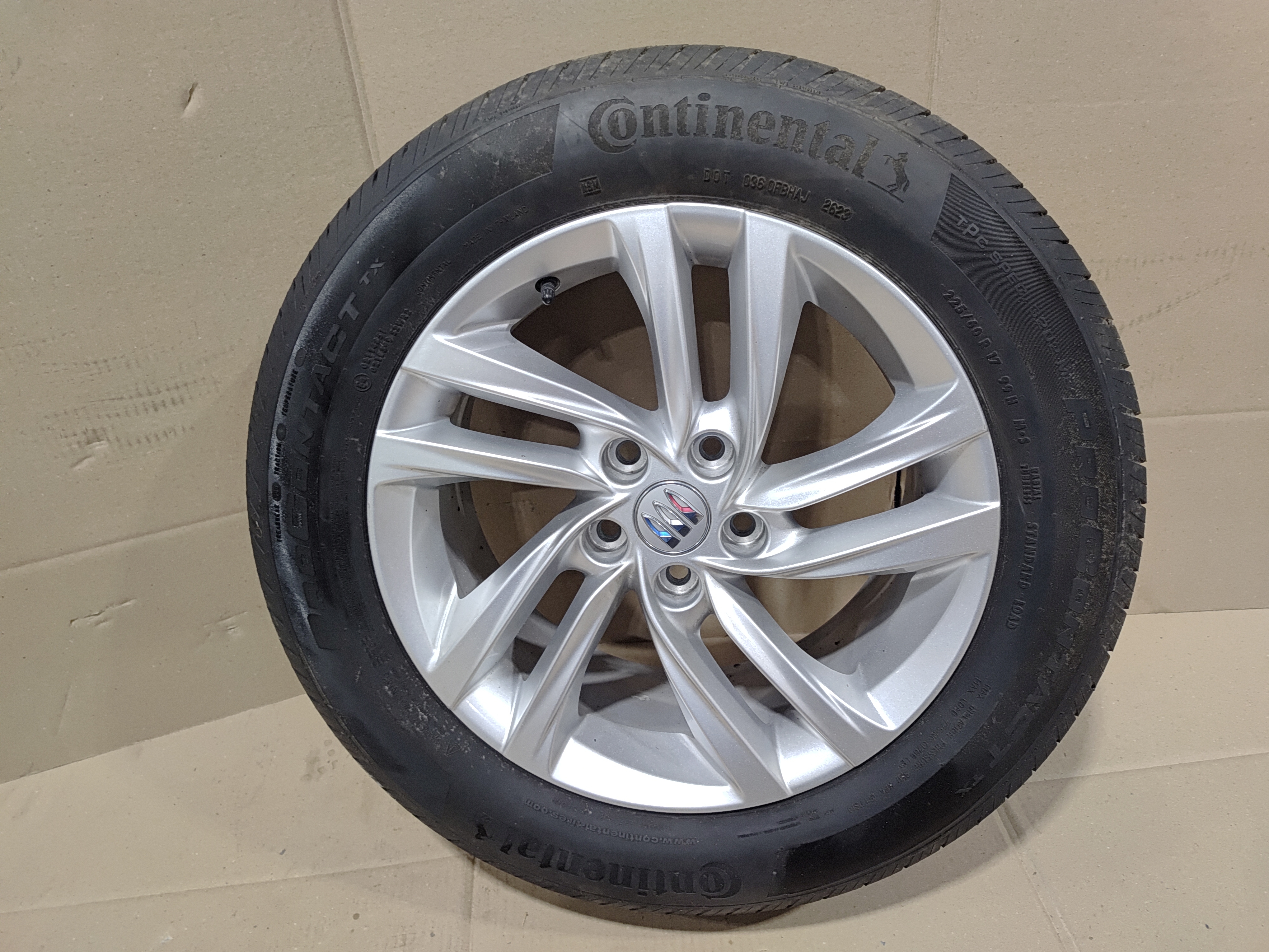 2024-2025 Buick Envista Bright Silver 10-Spoke Wheel Rim R17x7,5 225/60 OEM