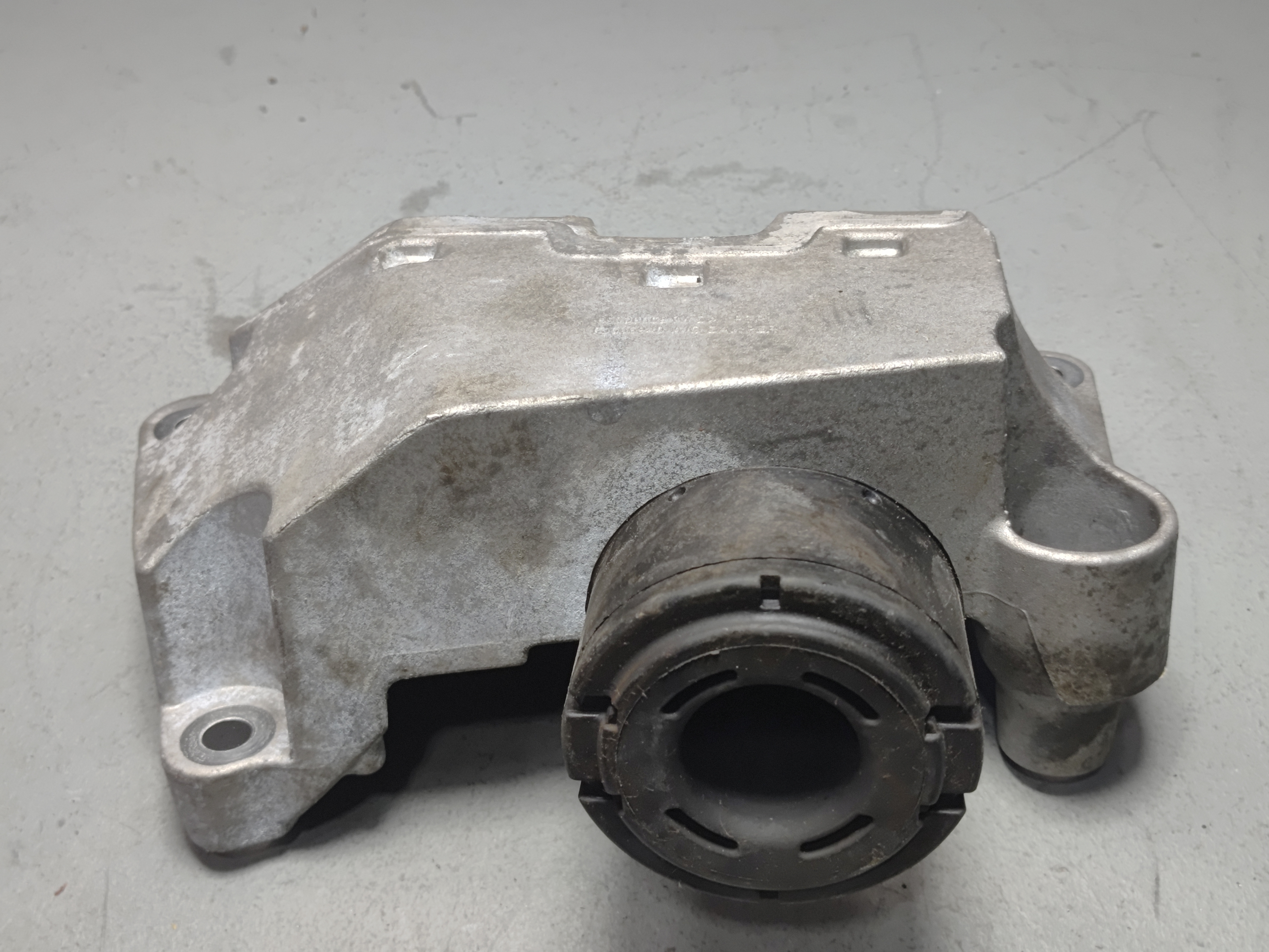 2024-25 BUICK ENVISTA FWD 1.2L ENGINE MOTOR MOUNT SUPPORT BRACKET W/ DAMPER OEM