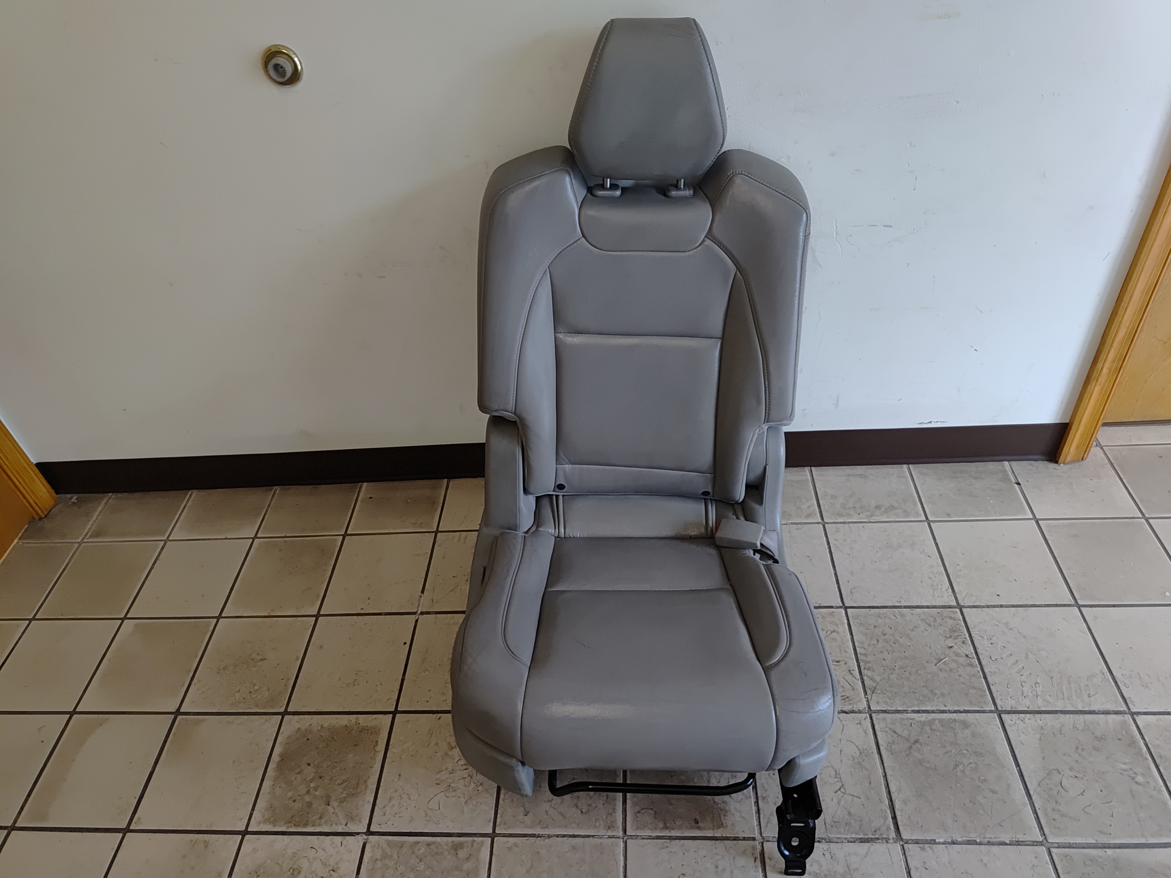 2016-2018 ACURA MDX REAR 2ND ROW RIGHT PASSENGER SIDE SEAT GRAY LEATHER OEM