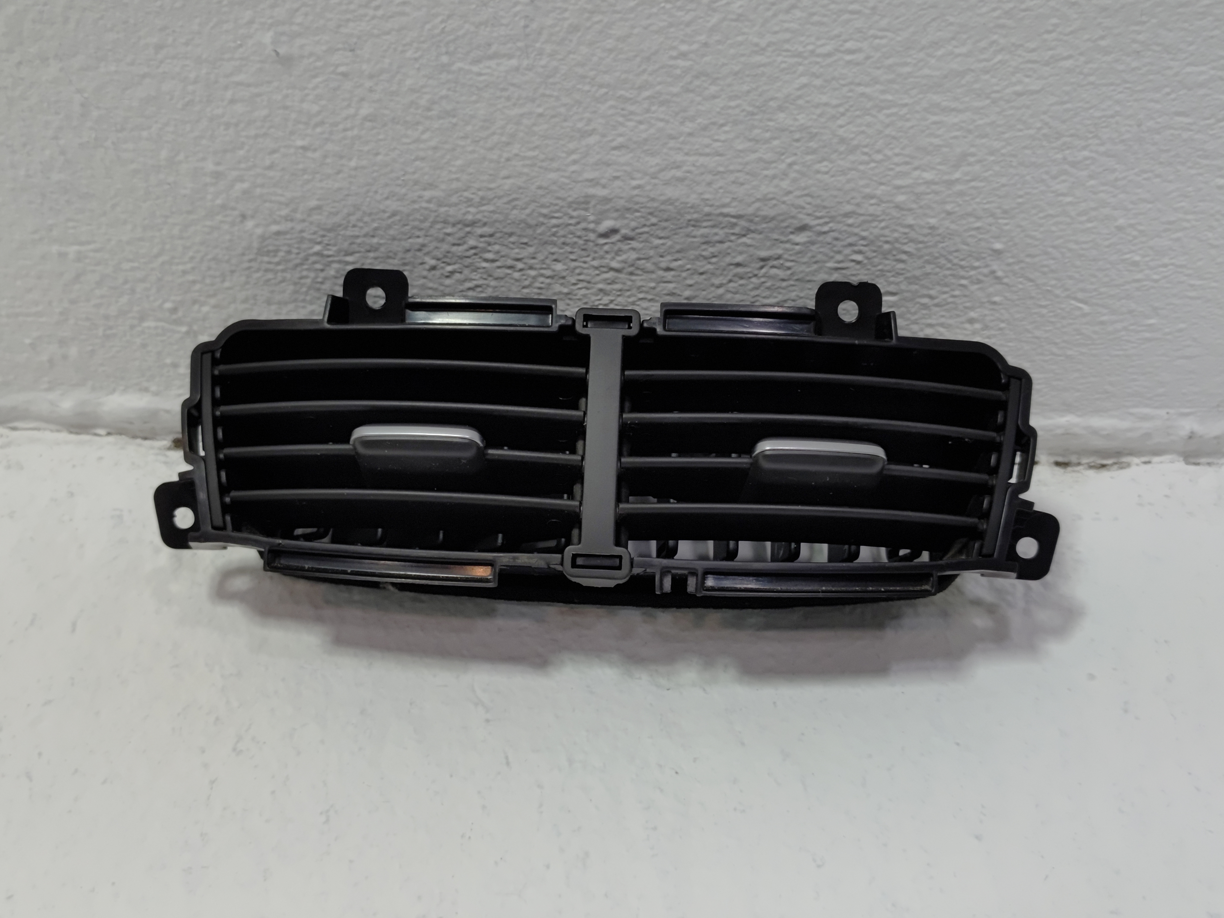 2017-2020 ACURA MDX CENTER CONSOLE REARWARD AIR VENT OUTLET GRILLE OEM