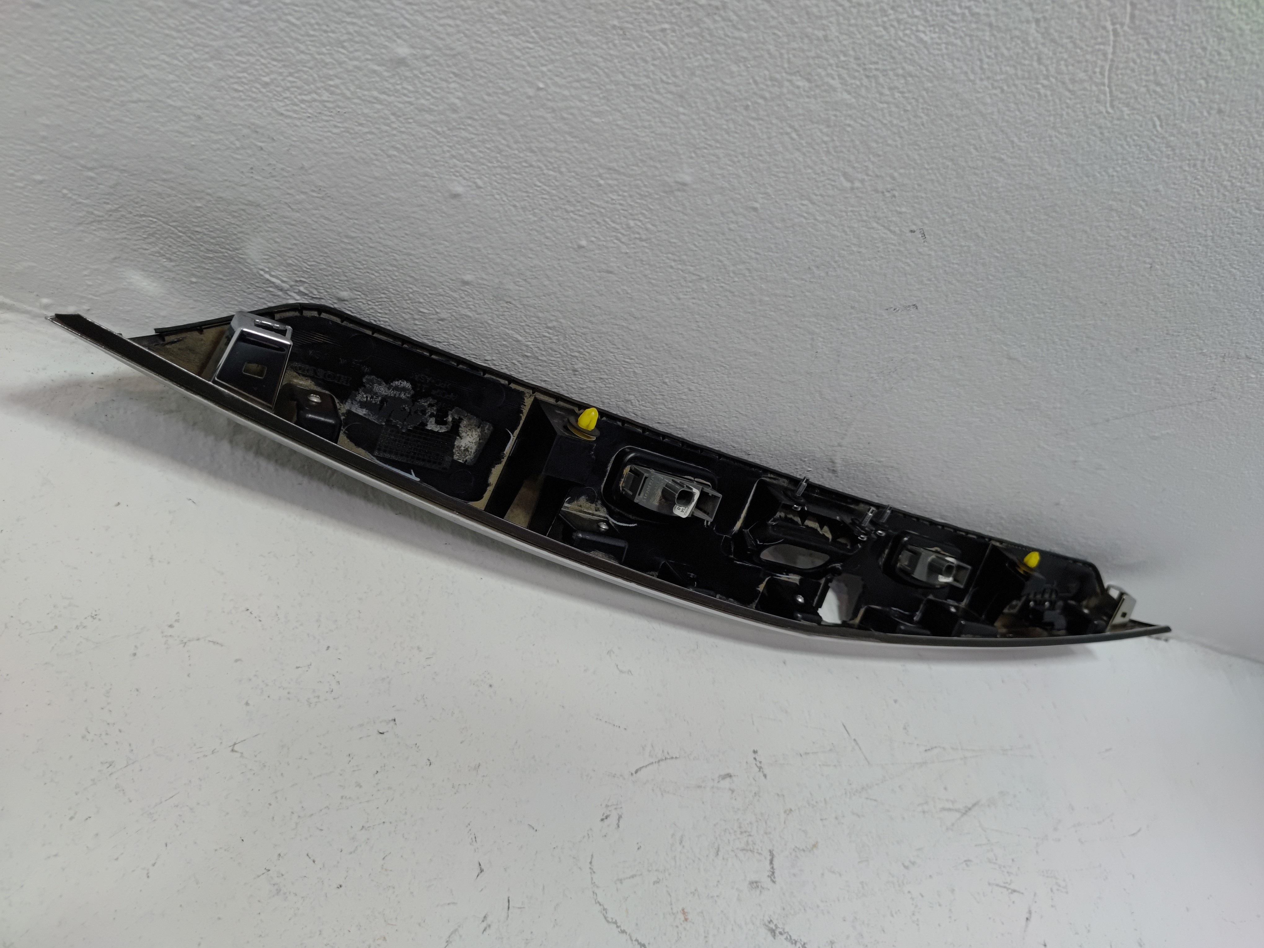 2014-2020 ACURA MDX LIFTGATE LICENSE PLATE BEZEL COVER MOLDING W/ LAMP OEM