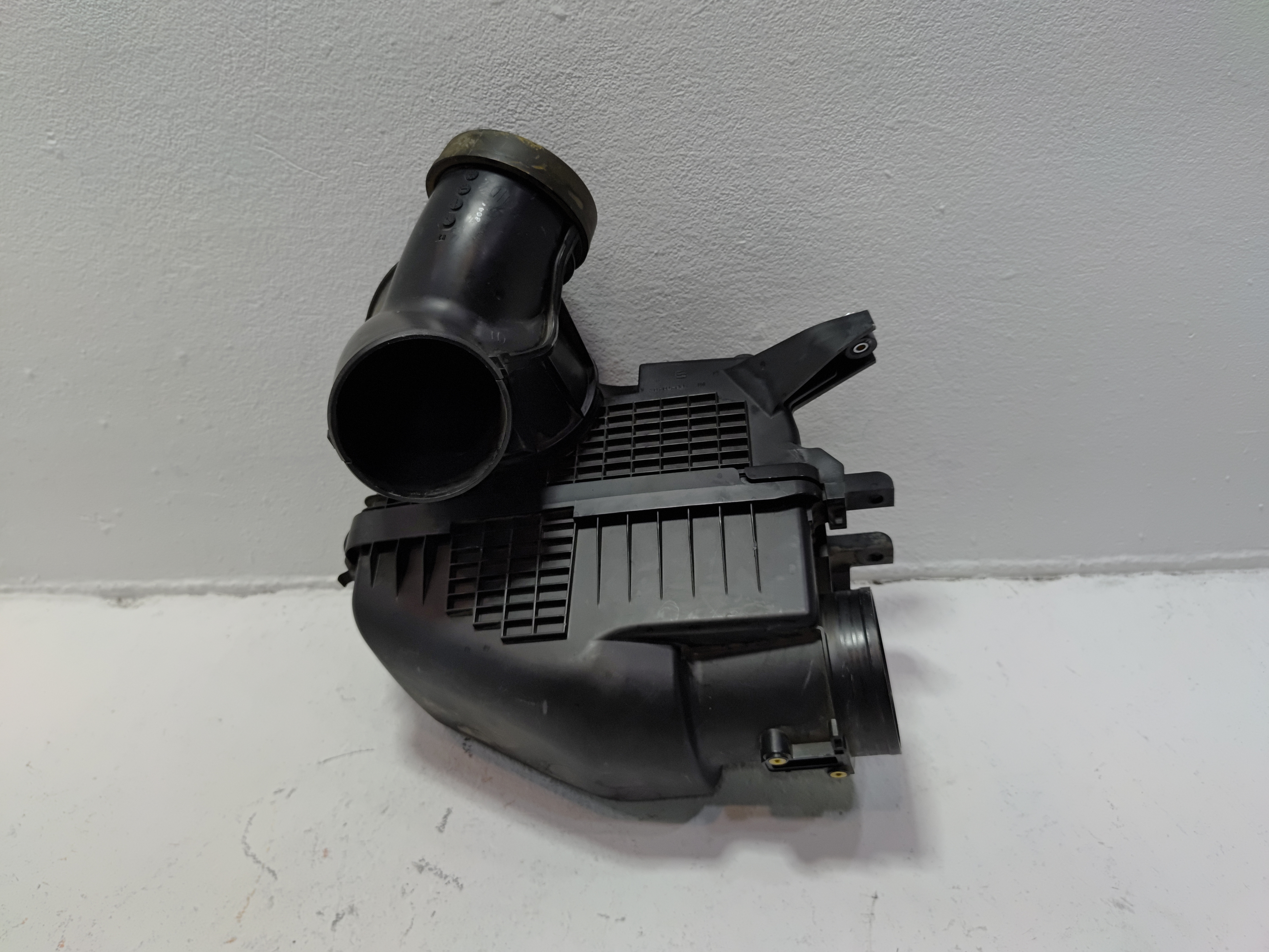 2016-2020 ACURA MDX 3.5L FWD ENGINE AIR CLEANER INTAKE FILTER HOUSING BOX OEM