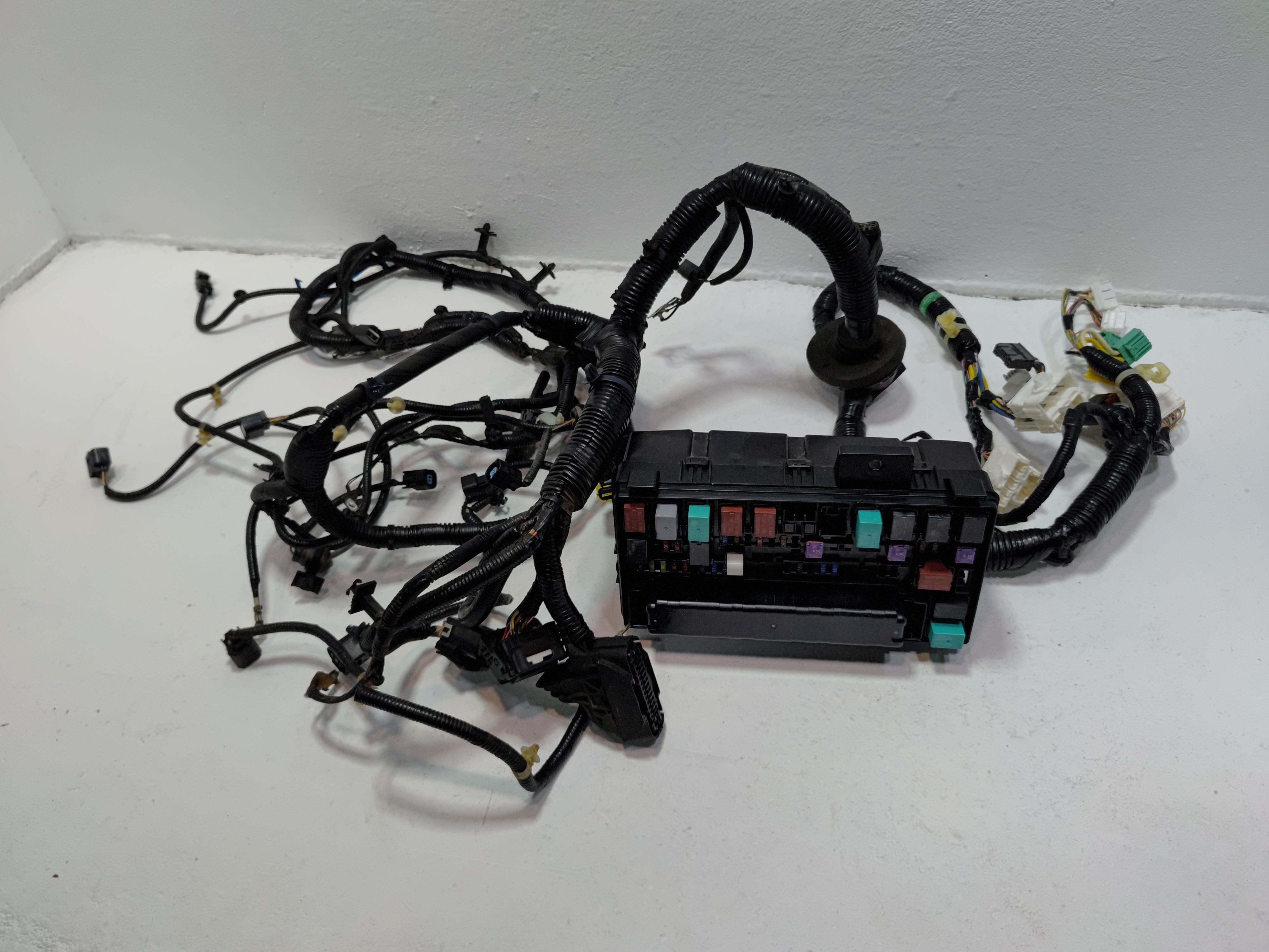 17-18 Acura MDX FWD 3.5L Engine Room Passenger Side Wire Harness W/ Fuse Box OEM