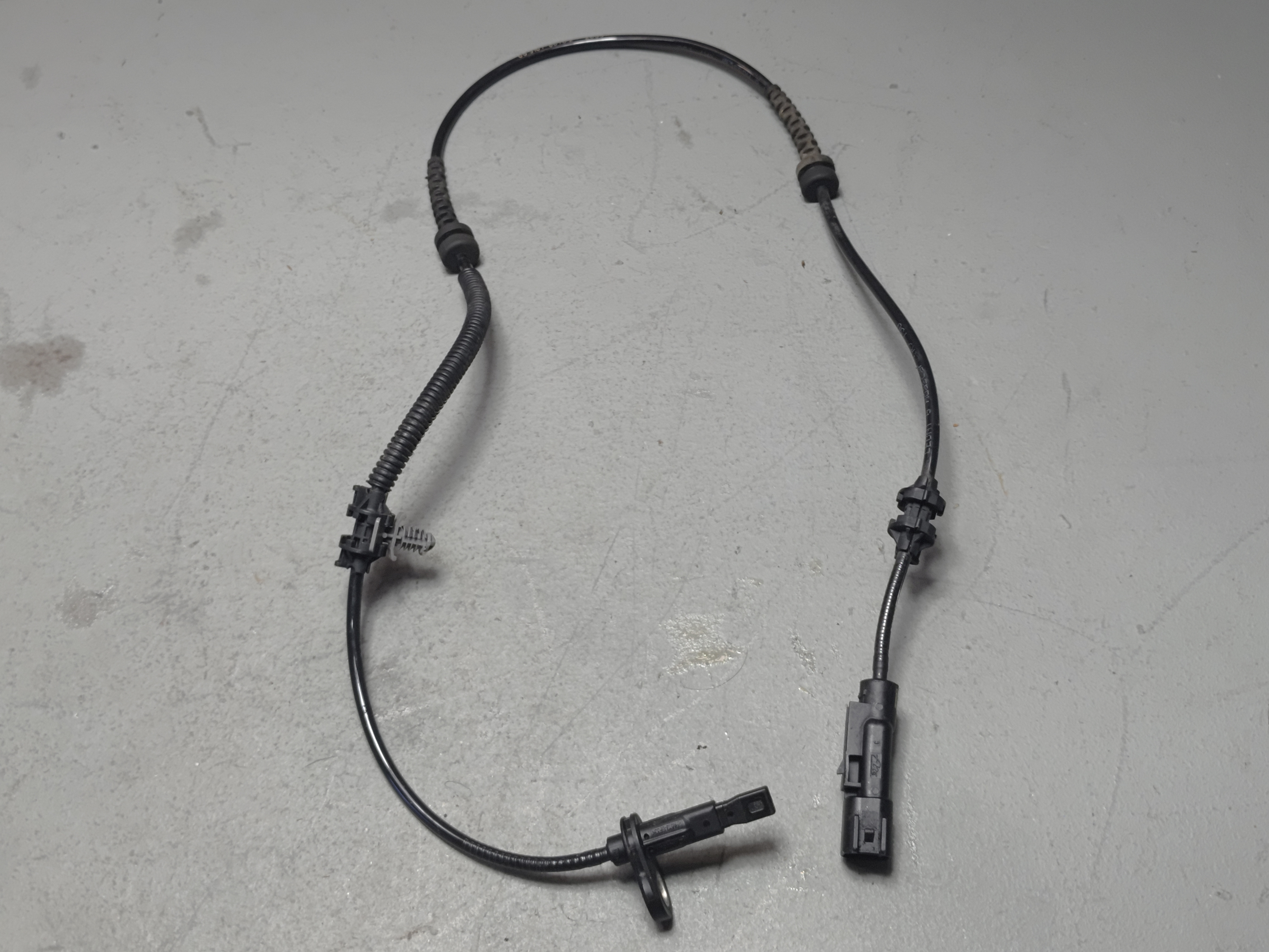 2024-2025 BUICK ENVISTA FRONT RIGHT OR LEFT ABS WHEEL SPEED SENSOR OEM 1PCS