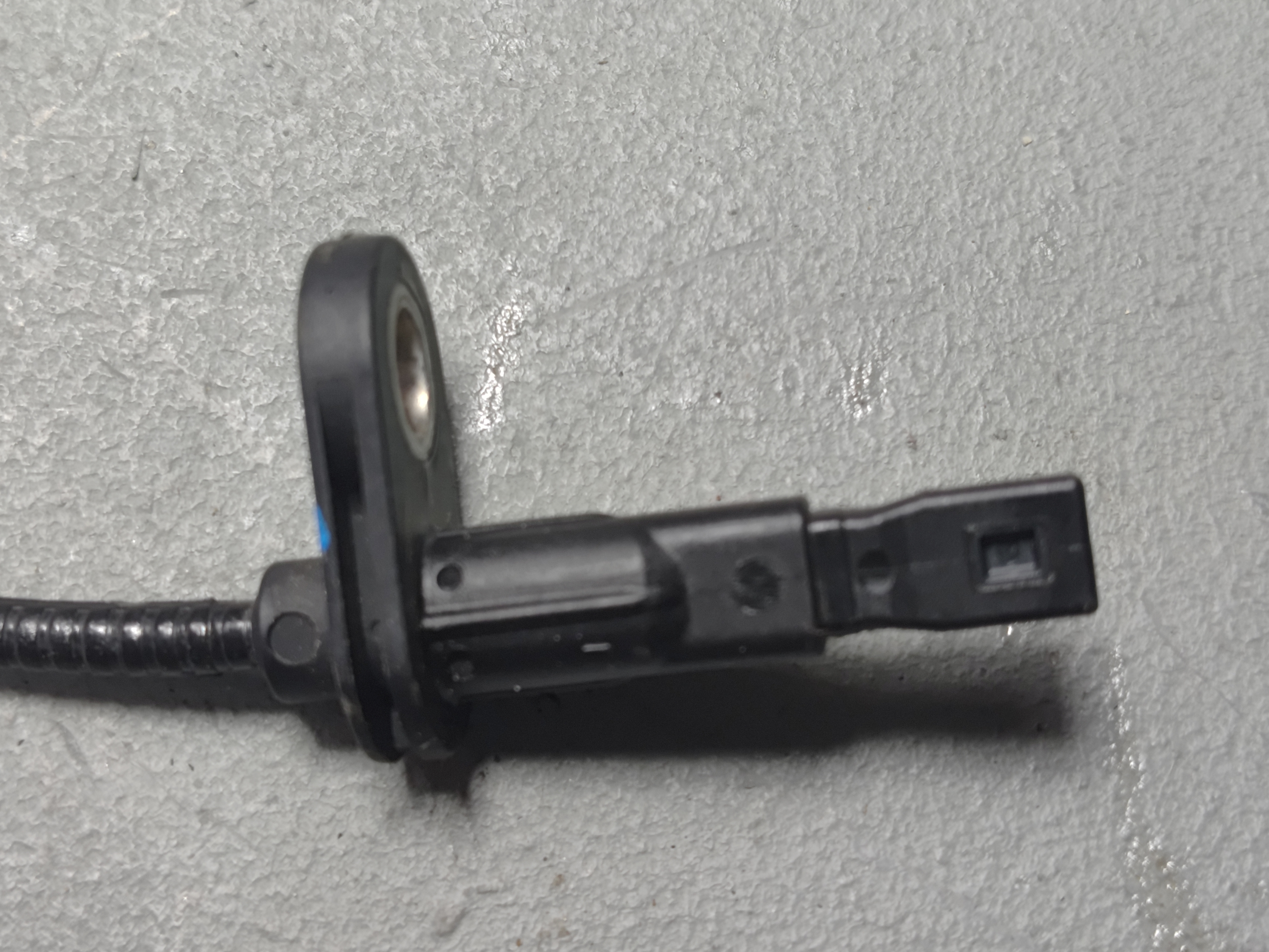 BUICK ENVISTA 2024-2025 FRONT RIGHT OR LEFT ABS WHEEL SPEED SENSOR OEM 1PCS