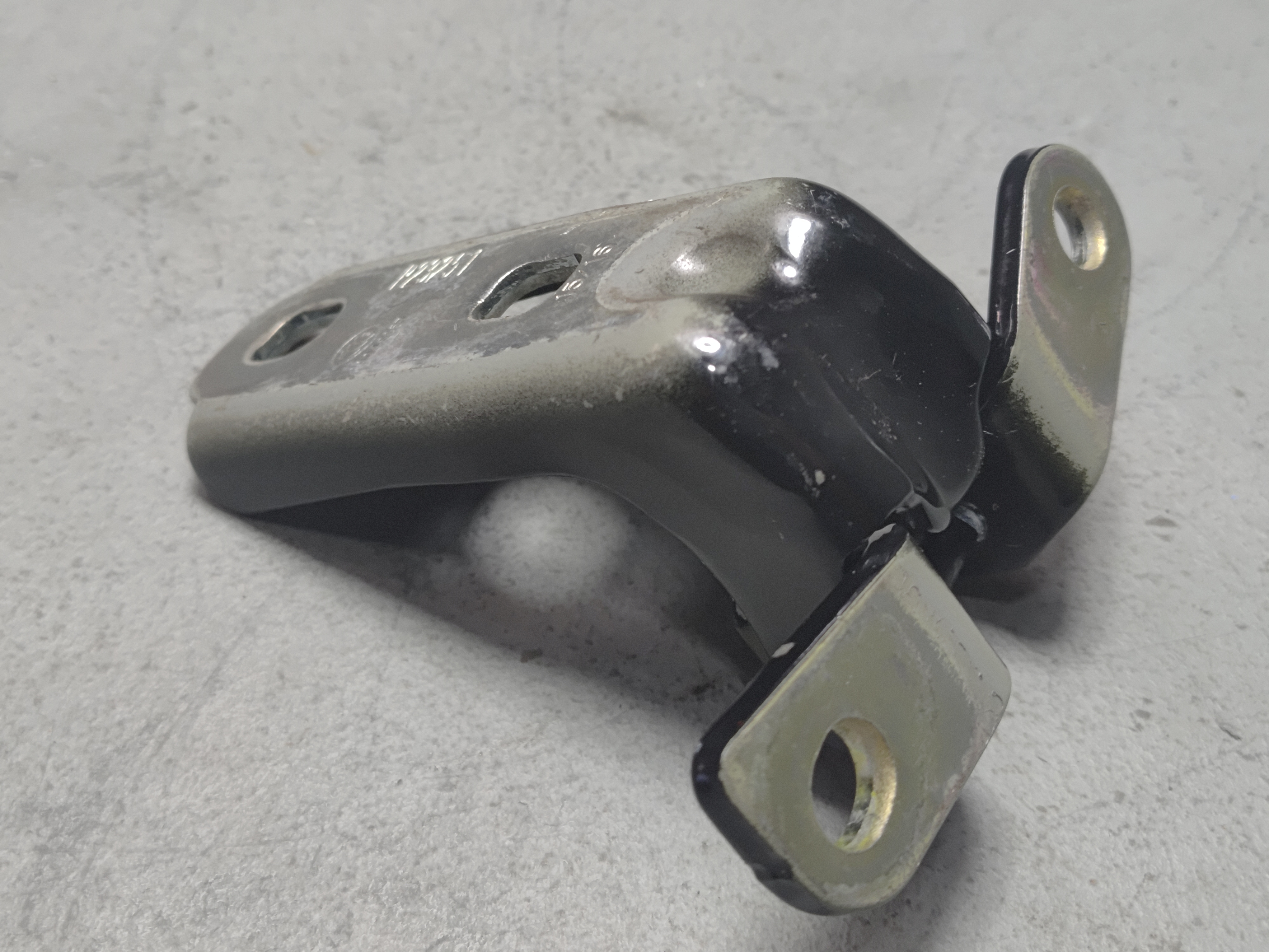 2024-2025 BUICK ENVISTA FRONT PASSENGER SIDE DOOR HINGE UPPER OEM