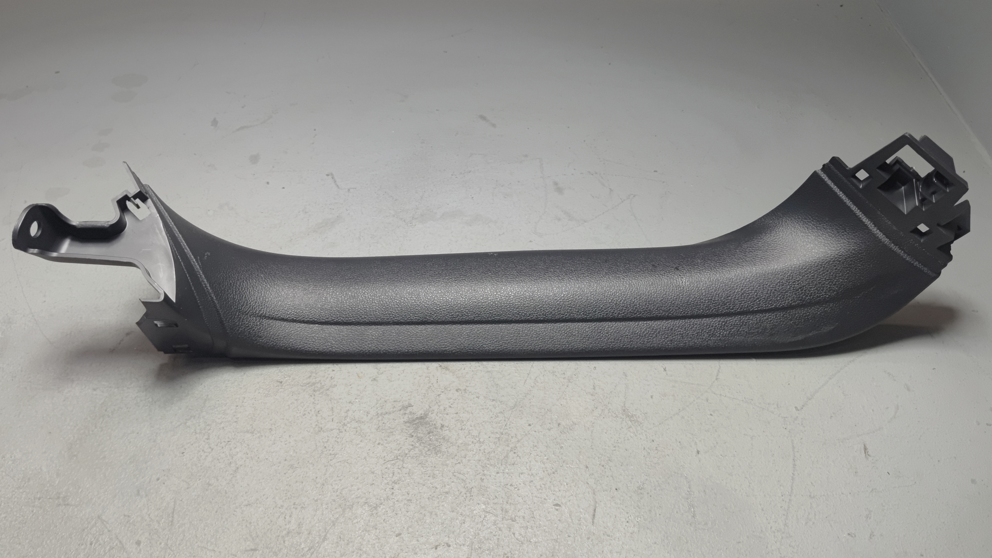 2018-2024 VOLKSWAGEN ATLAS REAR LEFT DRIVER SIDE LIFTGATE TRIM COVER PANEL OEM