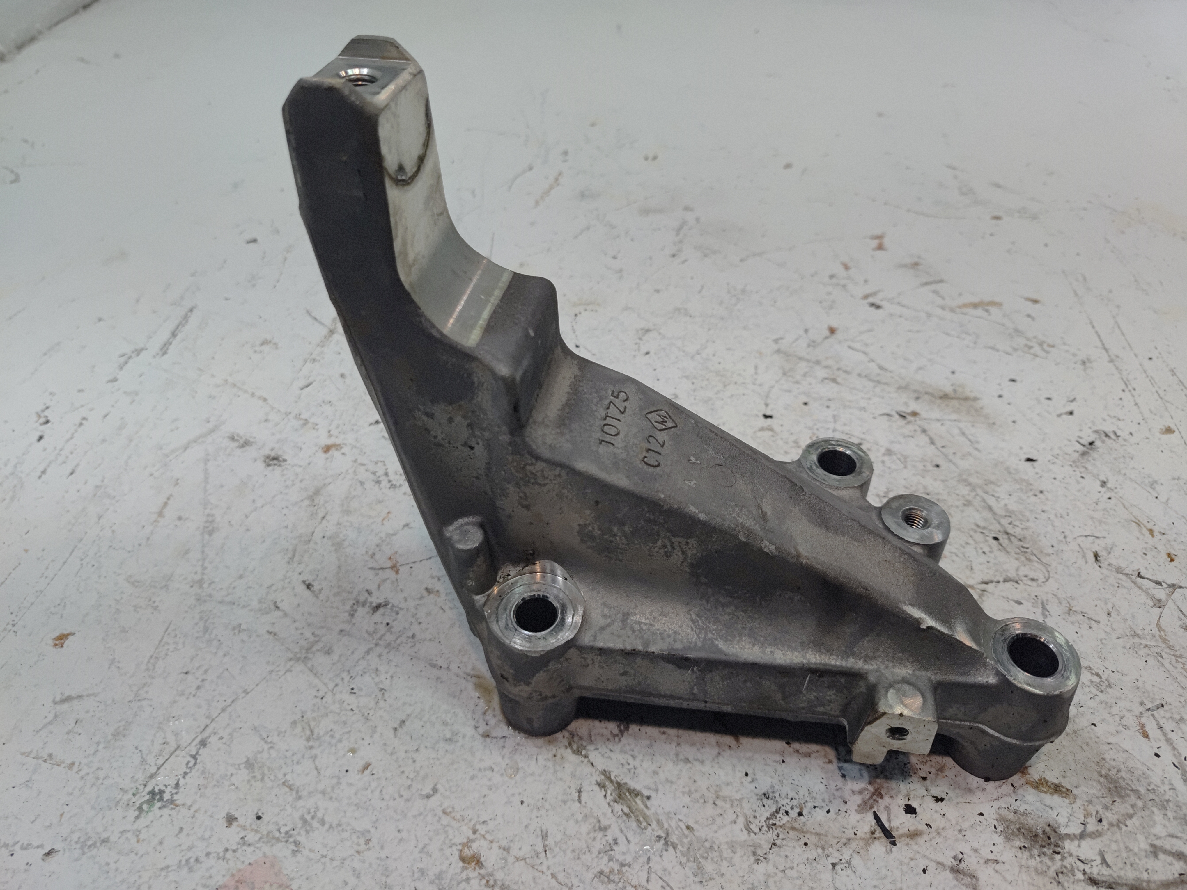 2014-2020 Acura MDX 3.5L Engine Motor Frame Rearward Mount Support Bracket OEM