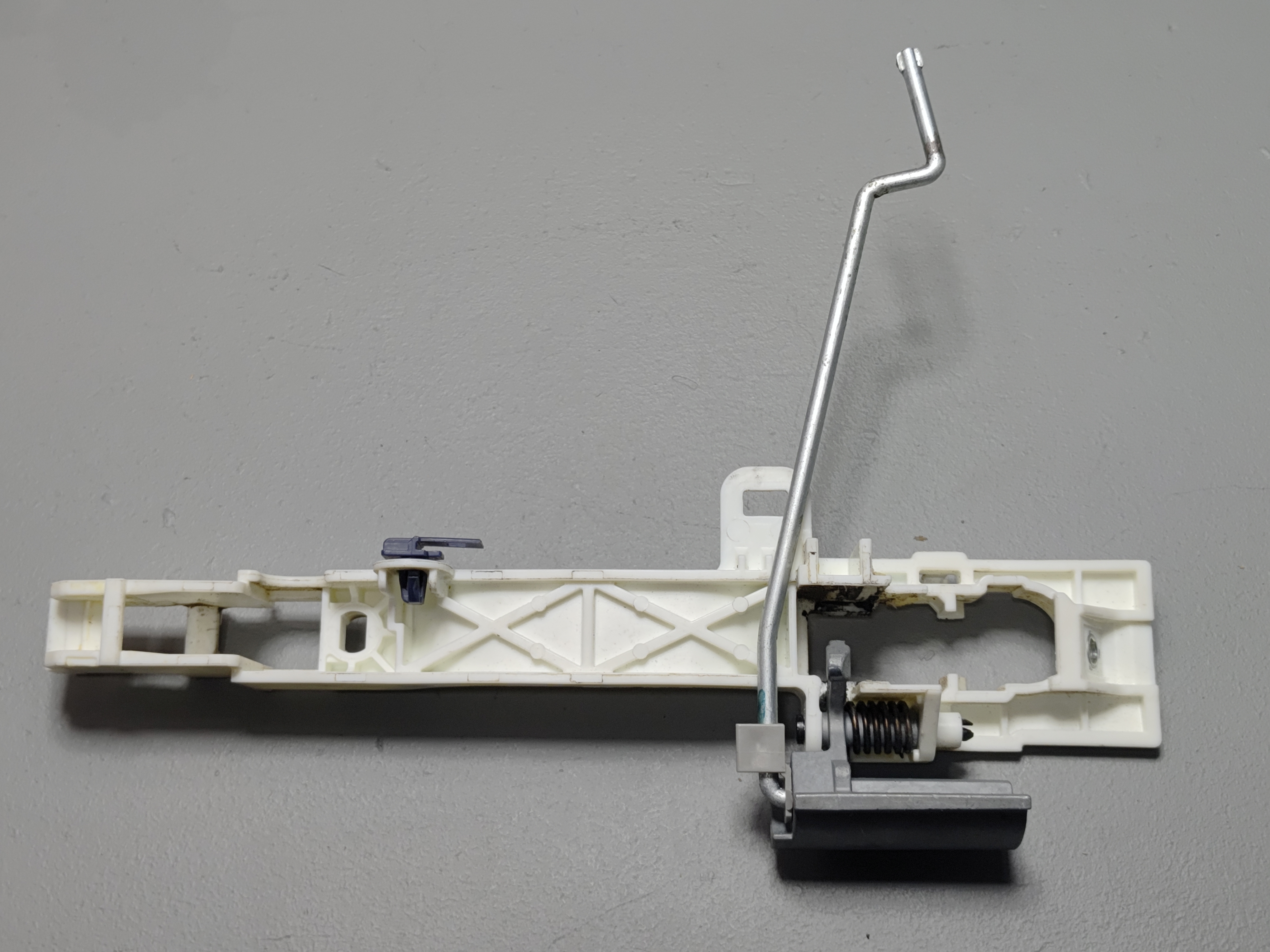 2014-2020 ACURA MDX FRONT LEFT DRIVER SIDE DOOR HANDLE BRACKET BASE OEM