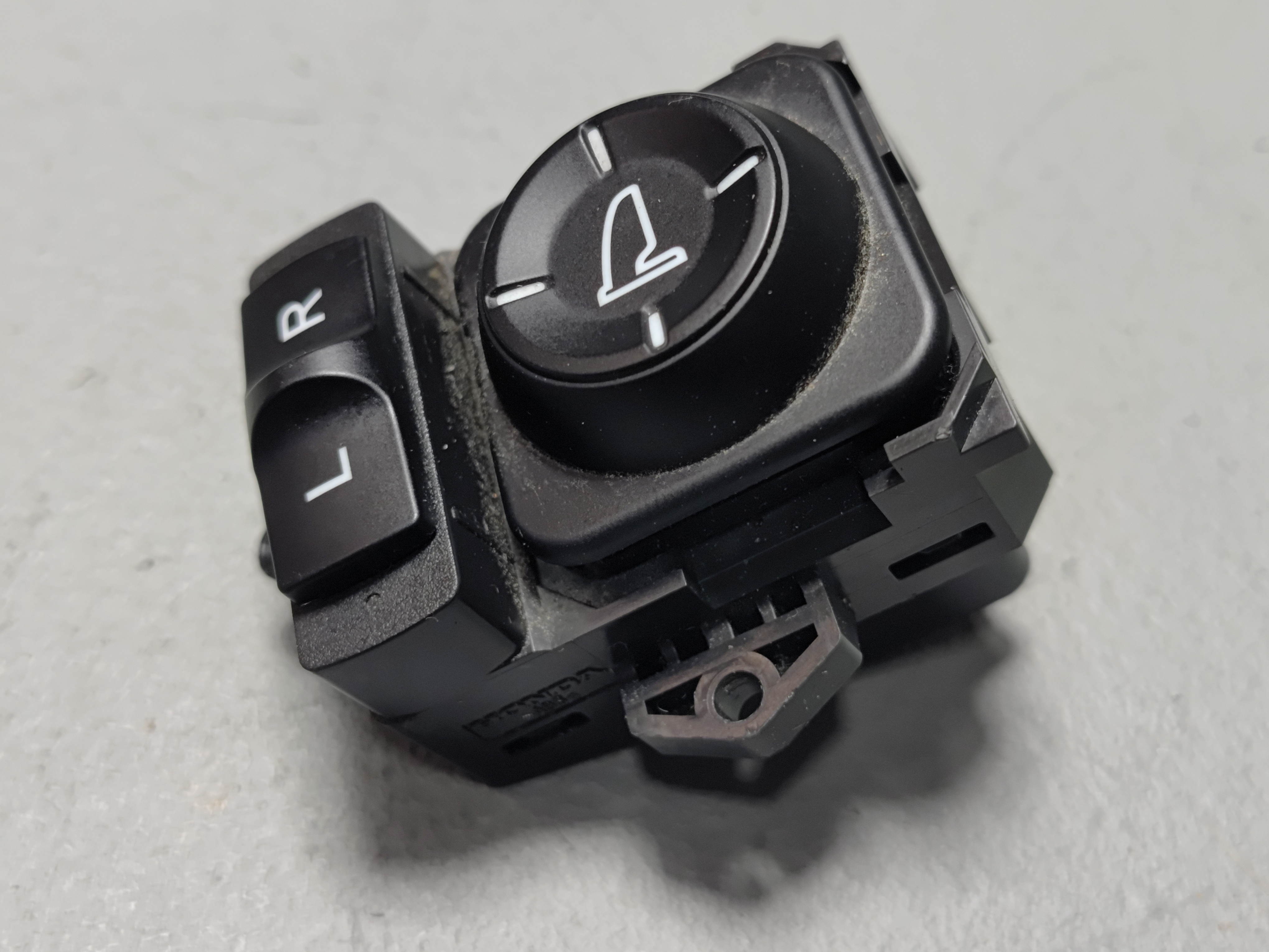 2014-2020 ACURA MDX FRONT LEFT DRIVER DOOR OUTER MIRROR CONTROL SWITCH OEM