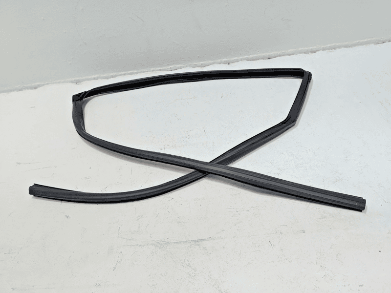 2014-2020 ACURA MDX REAR PASSENGER DOOR WINDOW RUN CHANNEL WEATHERSTRIP SEAL OEM