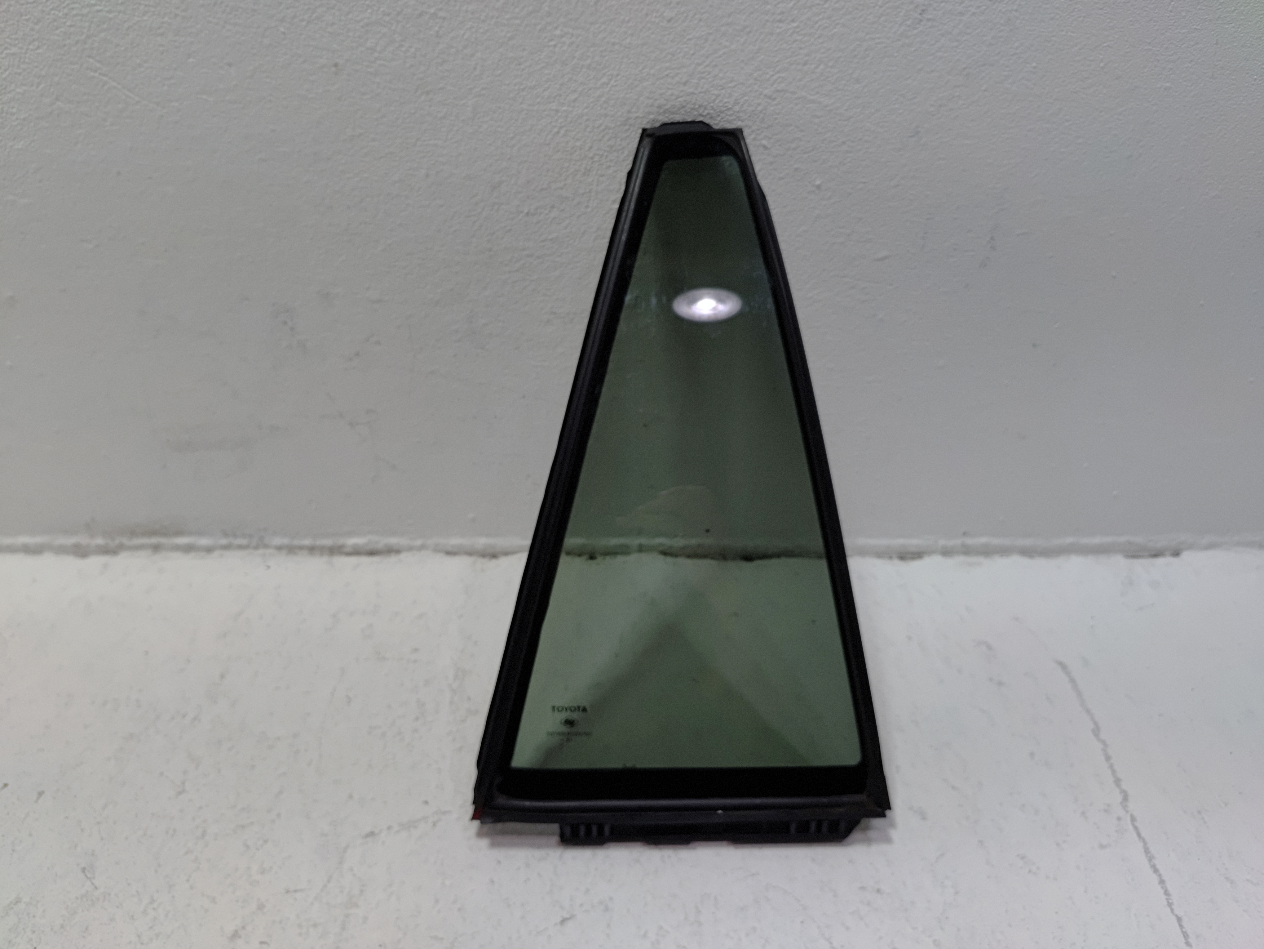 2019-2025 TOYOTA RAV4 REAR PASSENGER DOOR WINDOW CORNER VENT FIXED GLASS OEM