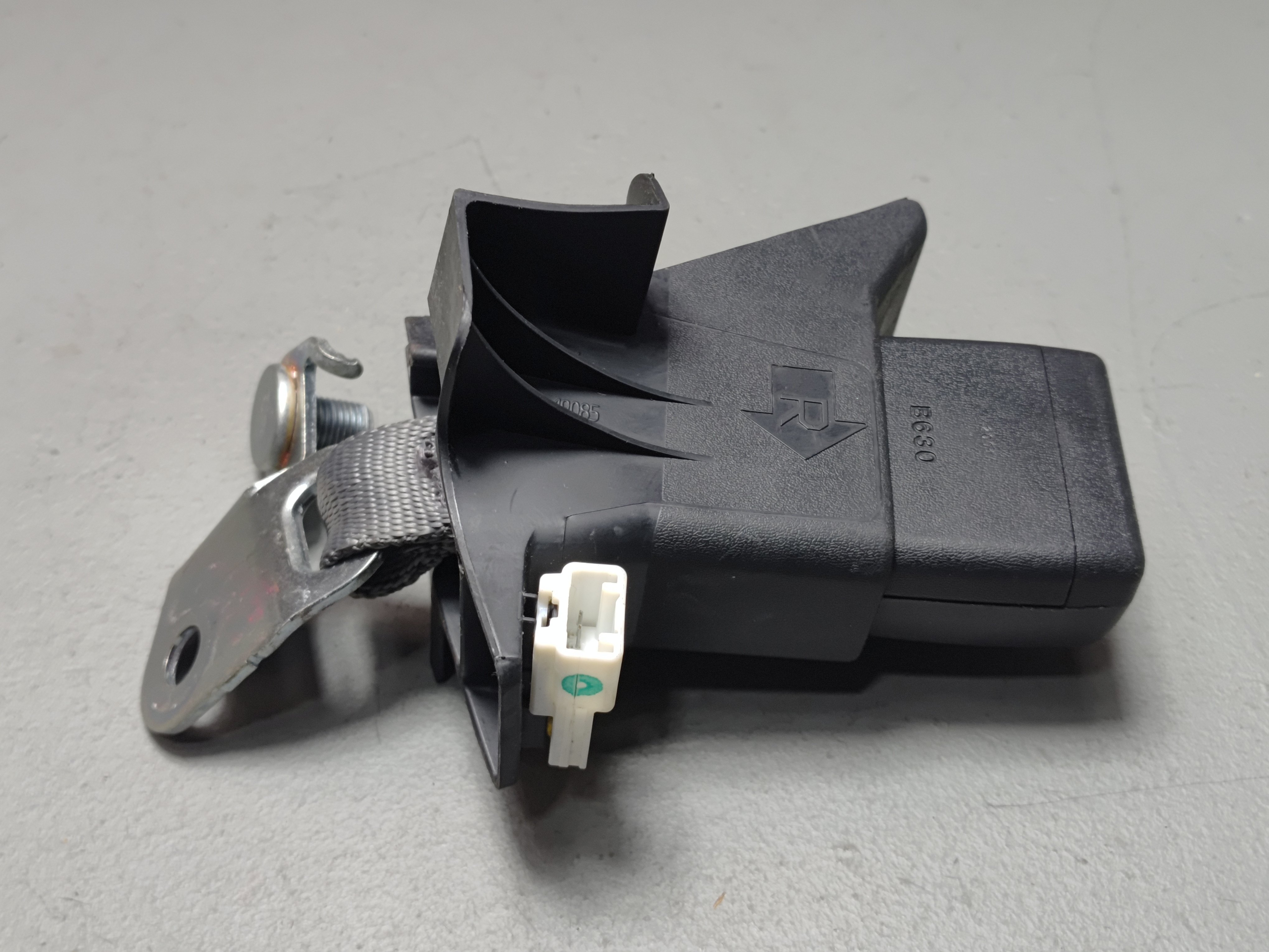 2021 - 2025 TOYOTA RAV4 REAR RIGHT PASSENGER SIDE SEAT BELT SEATBELT BUCKLE OEM