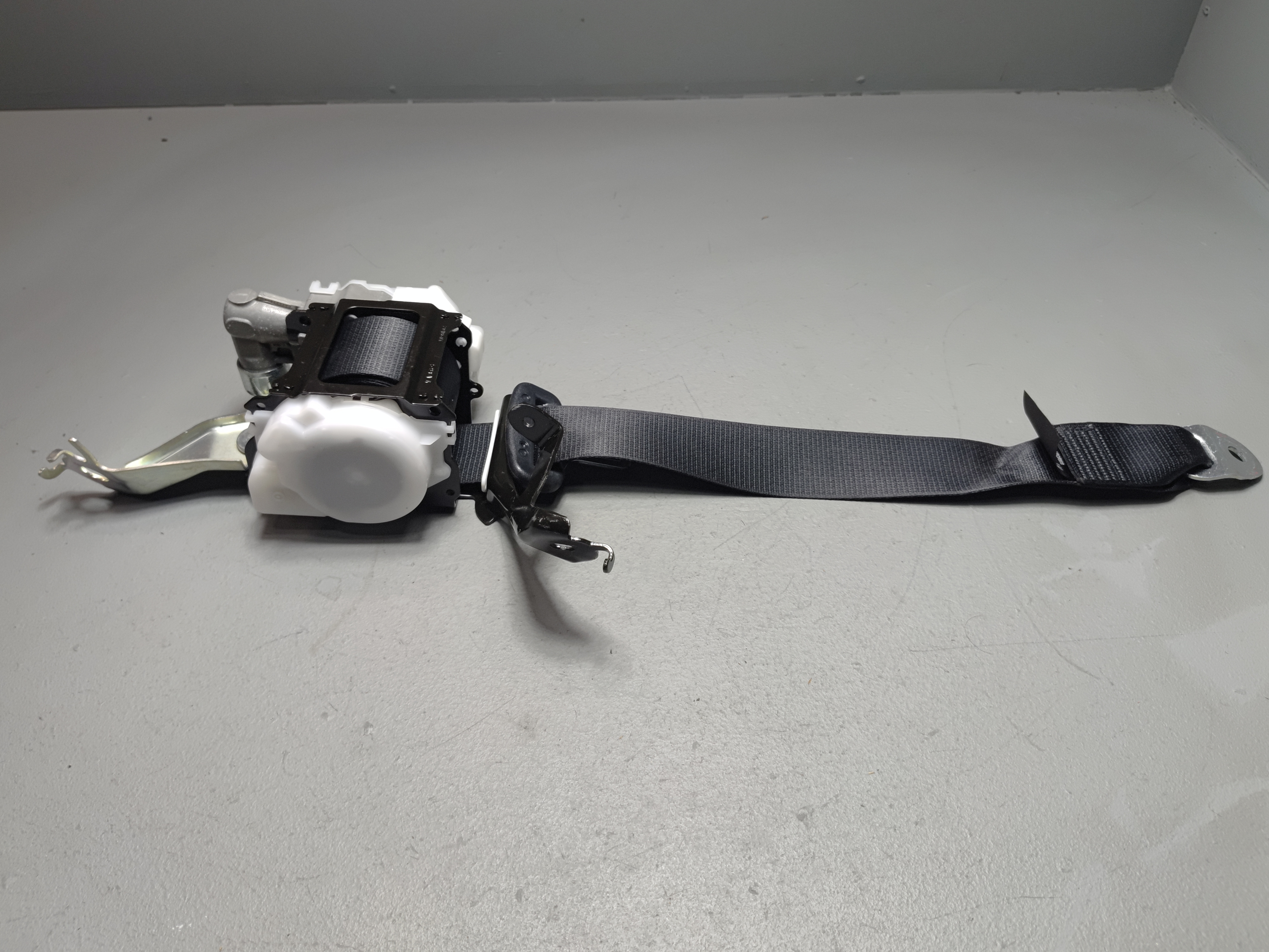 2019-24 Toyota RAV4 Rear Left Driver Seat Belt Seatbelt Retractor Second row OEM