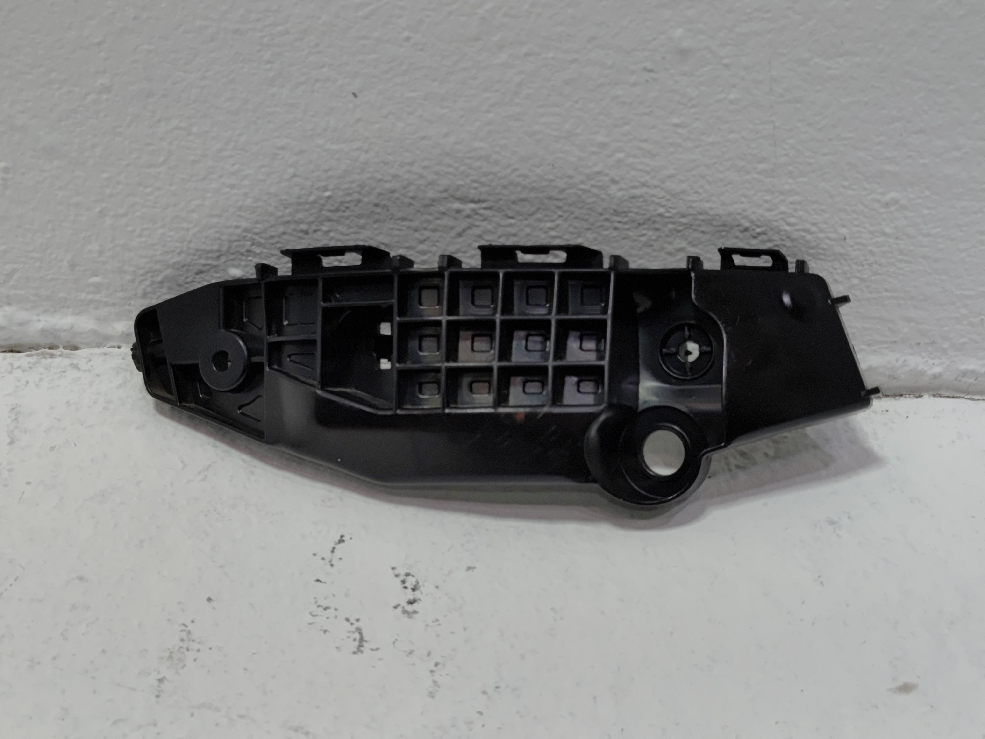 2019 - 2025 TOYOTA RAV4 FRONT BUMPER PASSENGER SIDE RETAINER SUPPORT BRACKET OEM
