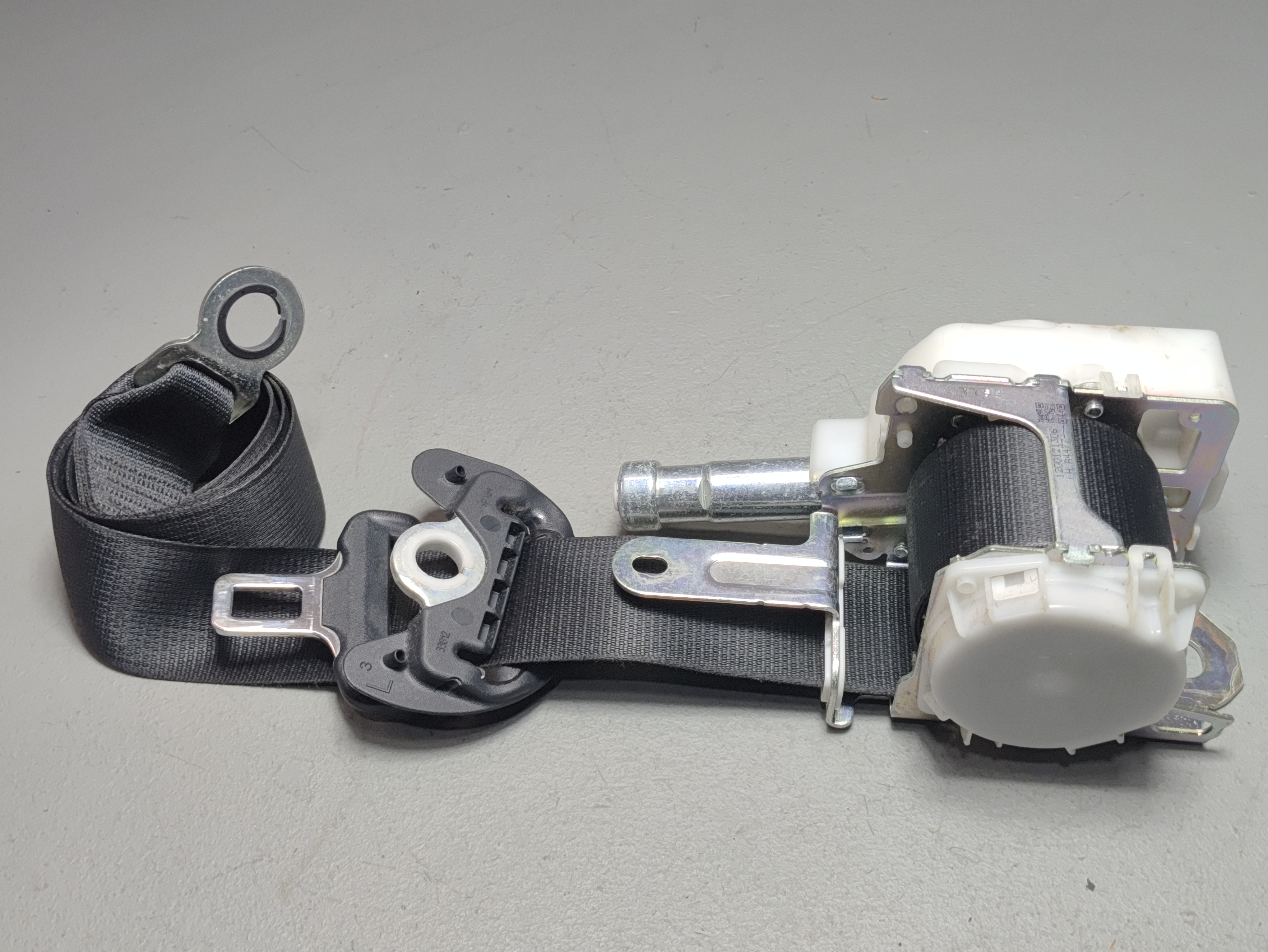 TOYOTA RAV4 2019-2024 FRONT LEFT DRIVER SIDE SEAT BELT SEATBELT RETRACTOR OEM