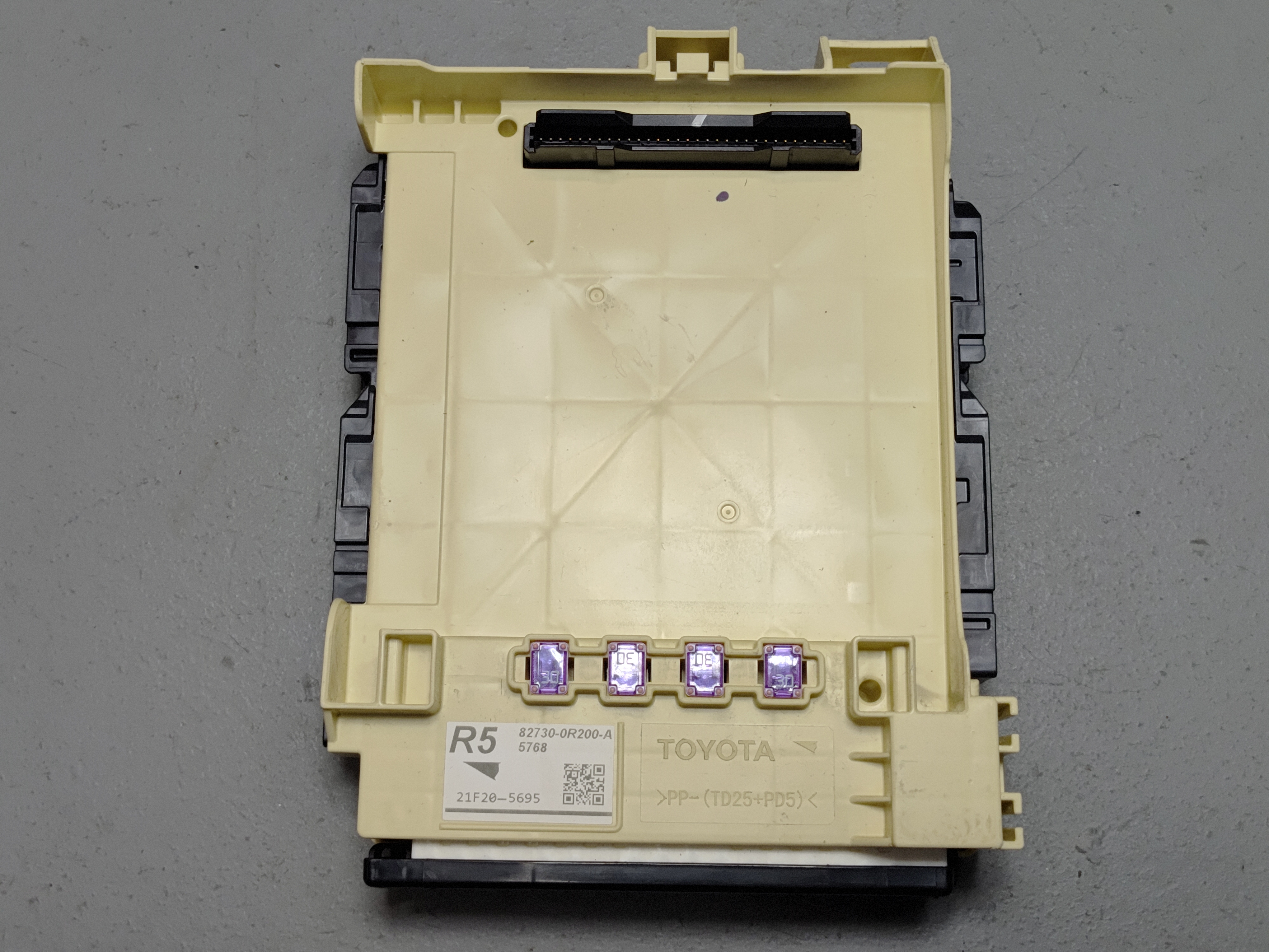 TOYOTA RAV4 2019 - 2025 MULTIPLEX MODULE FUSE RELAY JUNCTION BLOCK UNIT OEM