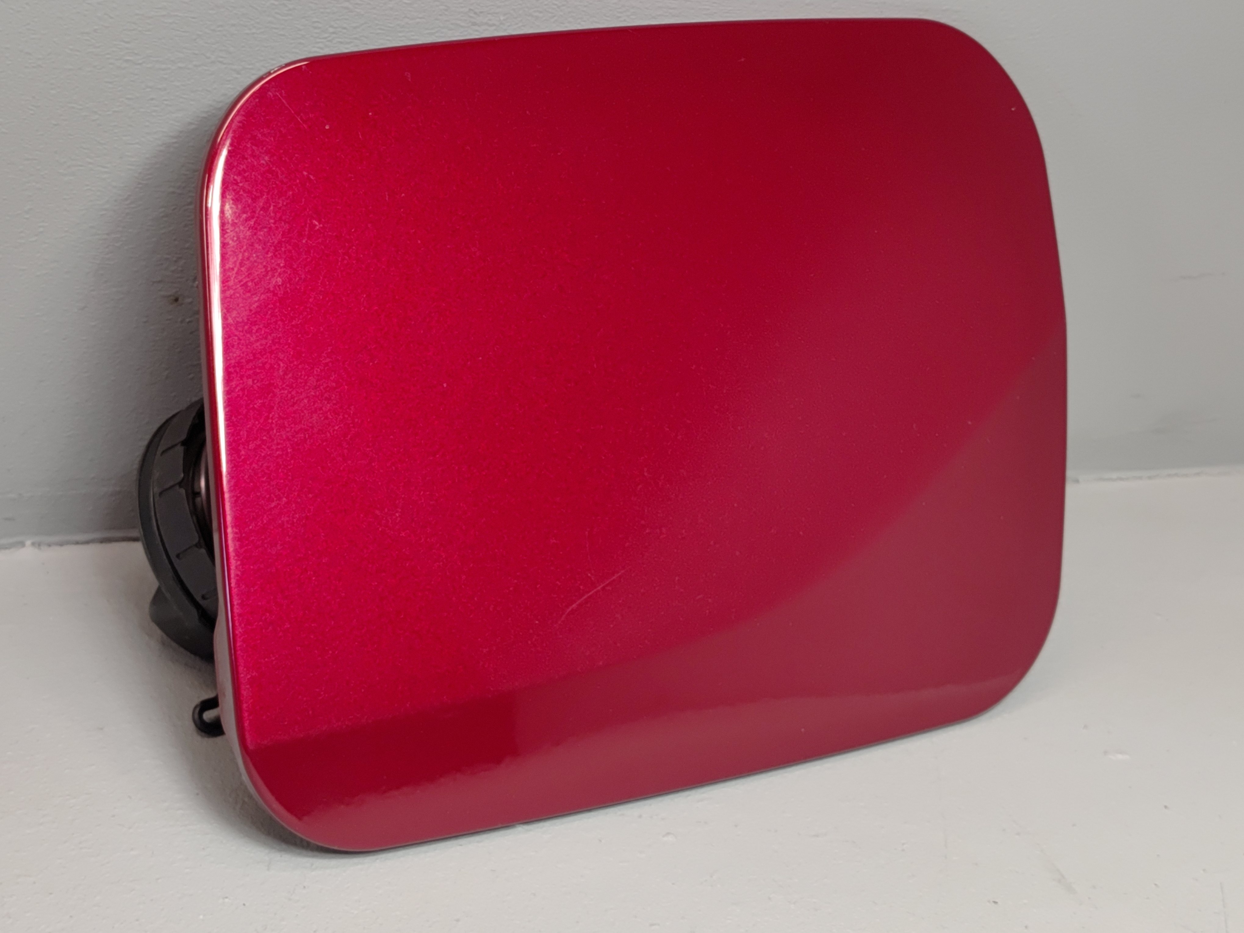 2019 - 2025 TOYOTA RAV4 FUEL GAS TANK DOOR LID FLAP COVER W/CAP RED *3T3* OEM