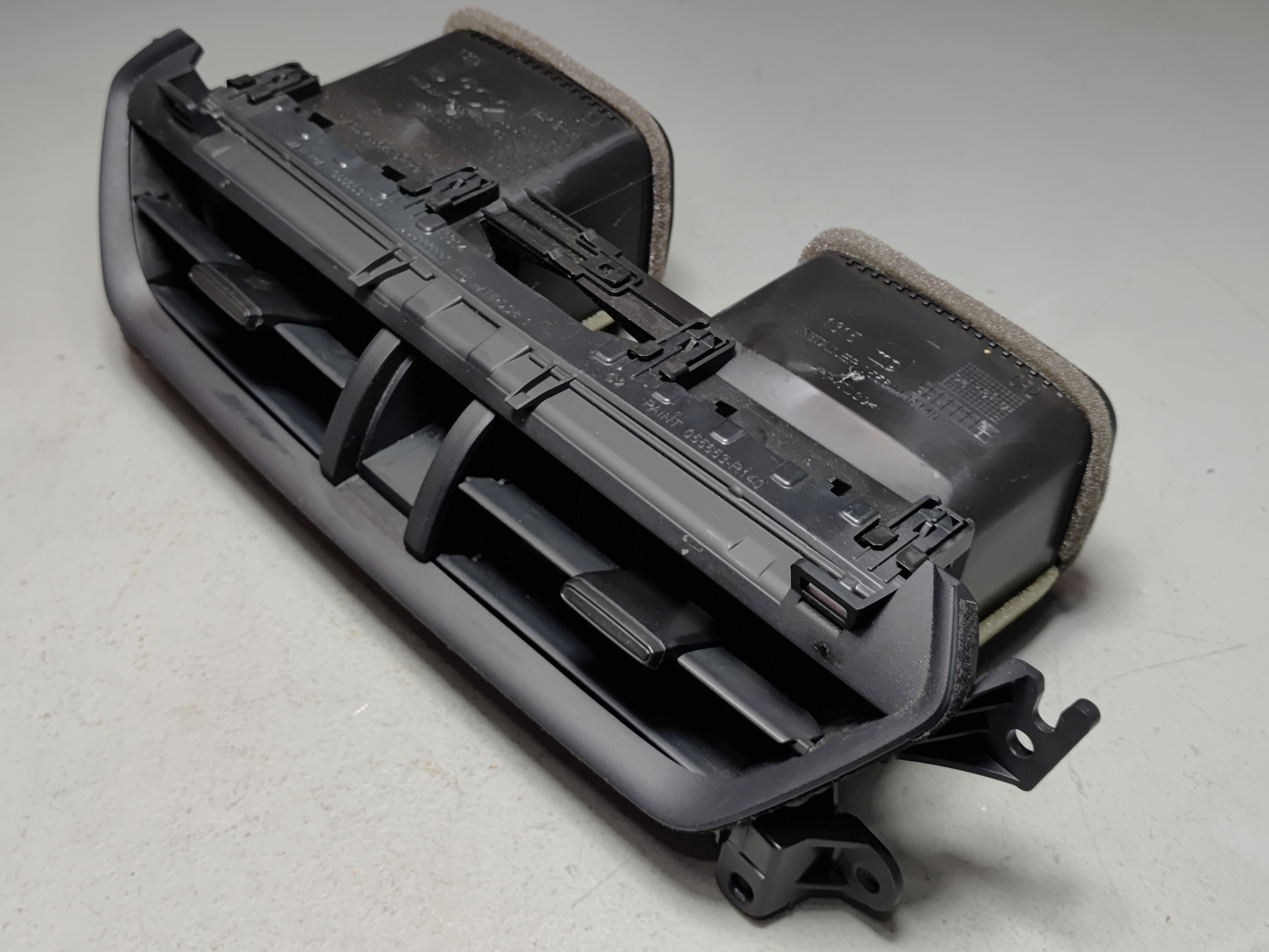 2019-2025 TOYOTA RAV4 DASHBOARD CENTER AIR VENT GRILLE OEM