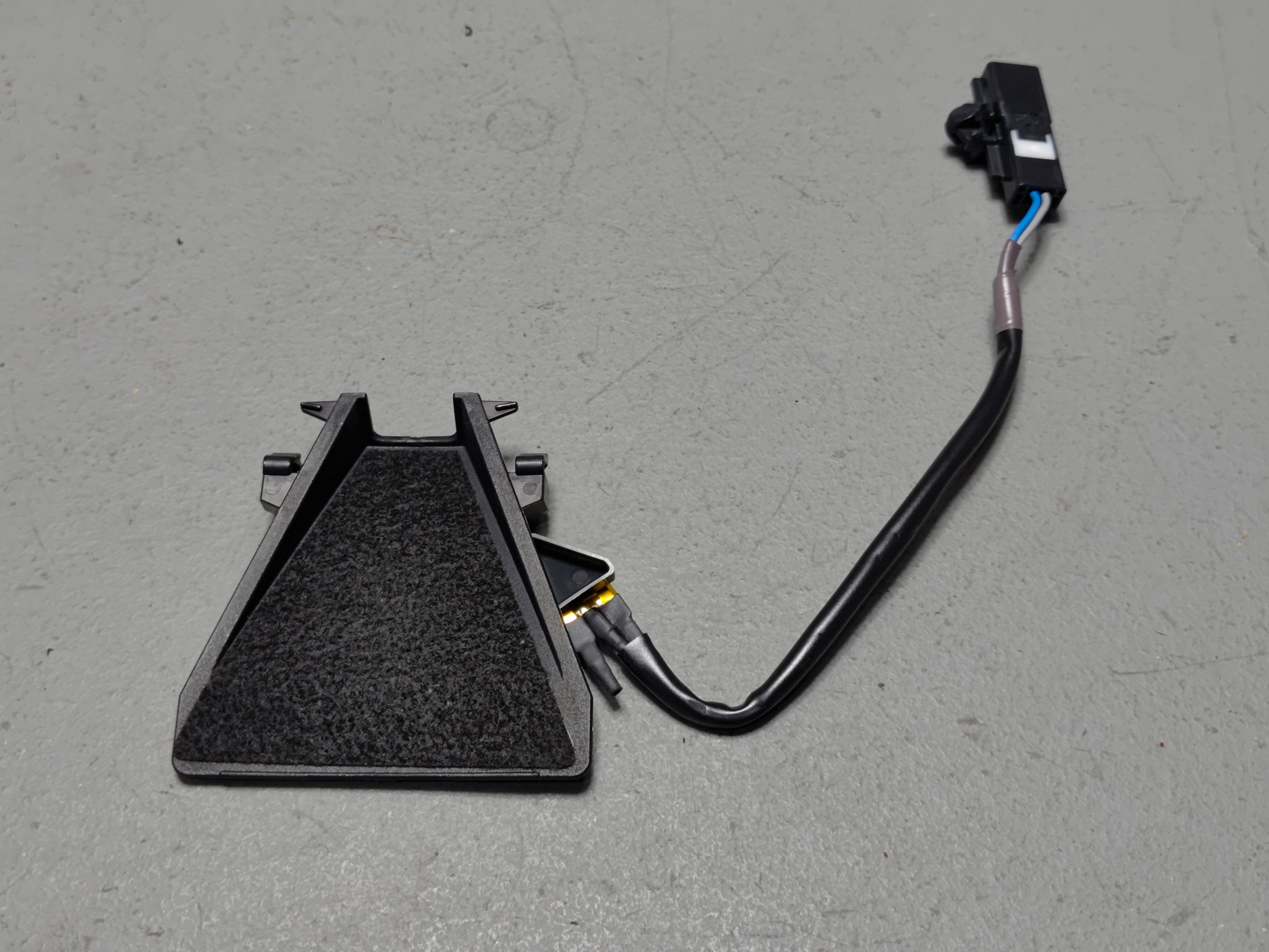 2019 - 2022 TOYOTA RAV4 WINDSHIELD LANE ASSIST CAMERA HOOD HEATER OEM