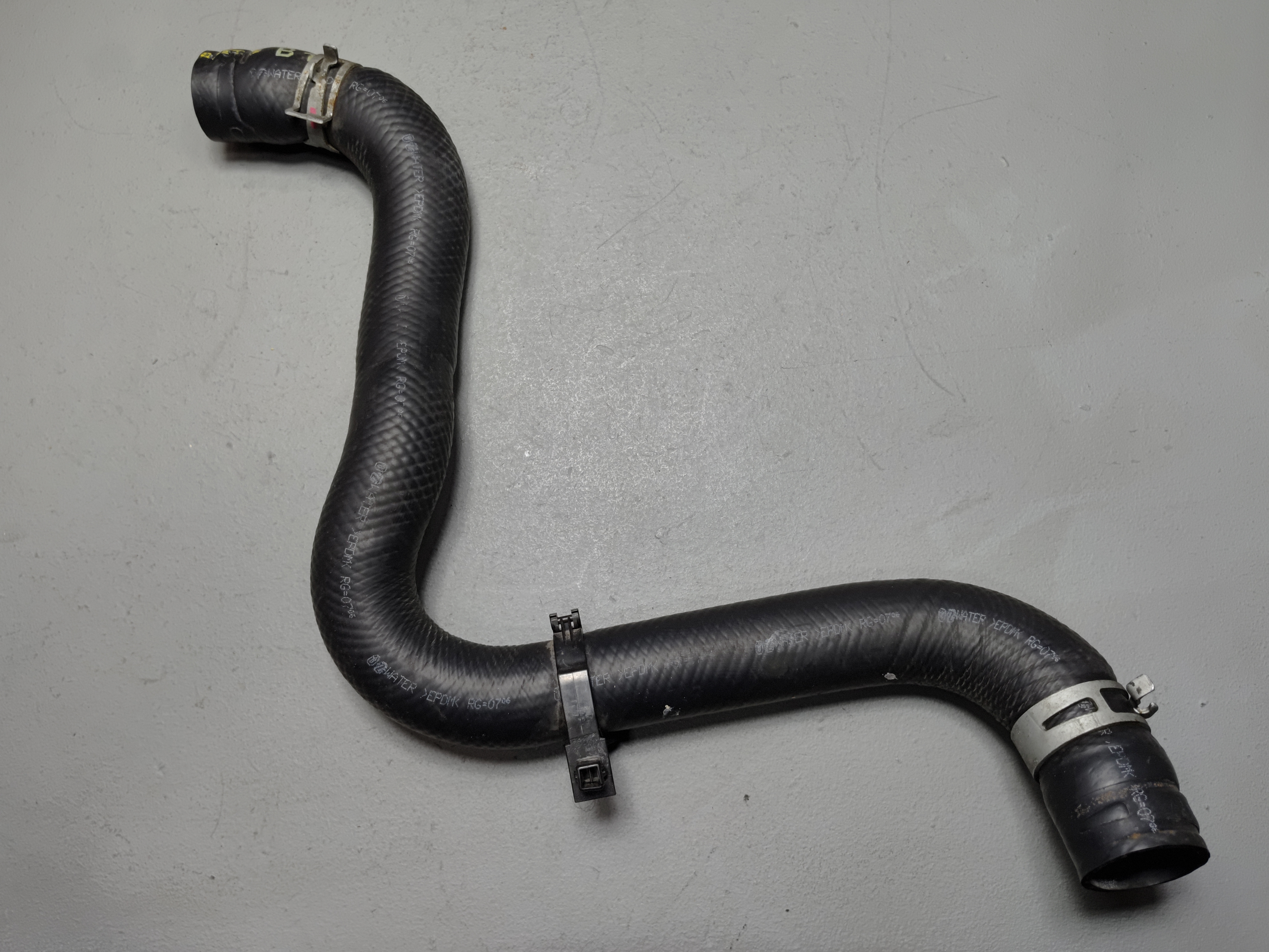 2019-2024 TOYOTA RAV4 2.5L ENGINE COOLANT RADIATOR LOWER HOSE TUBE PIPE OEM