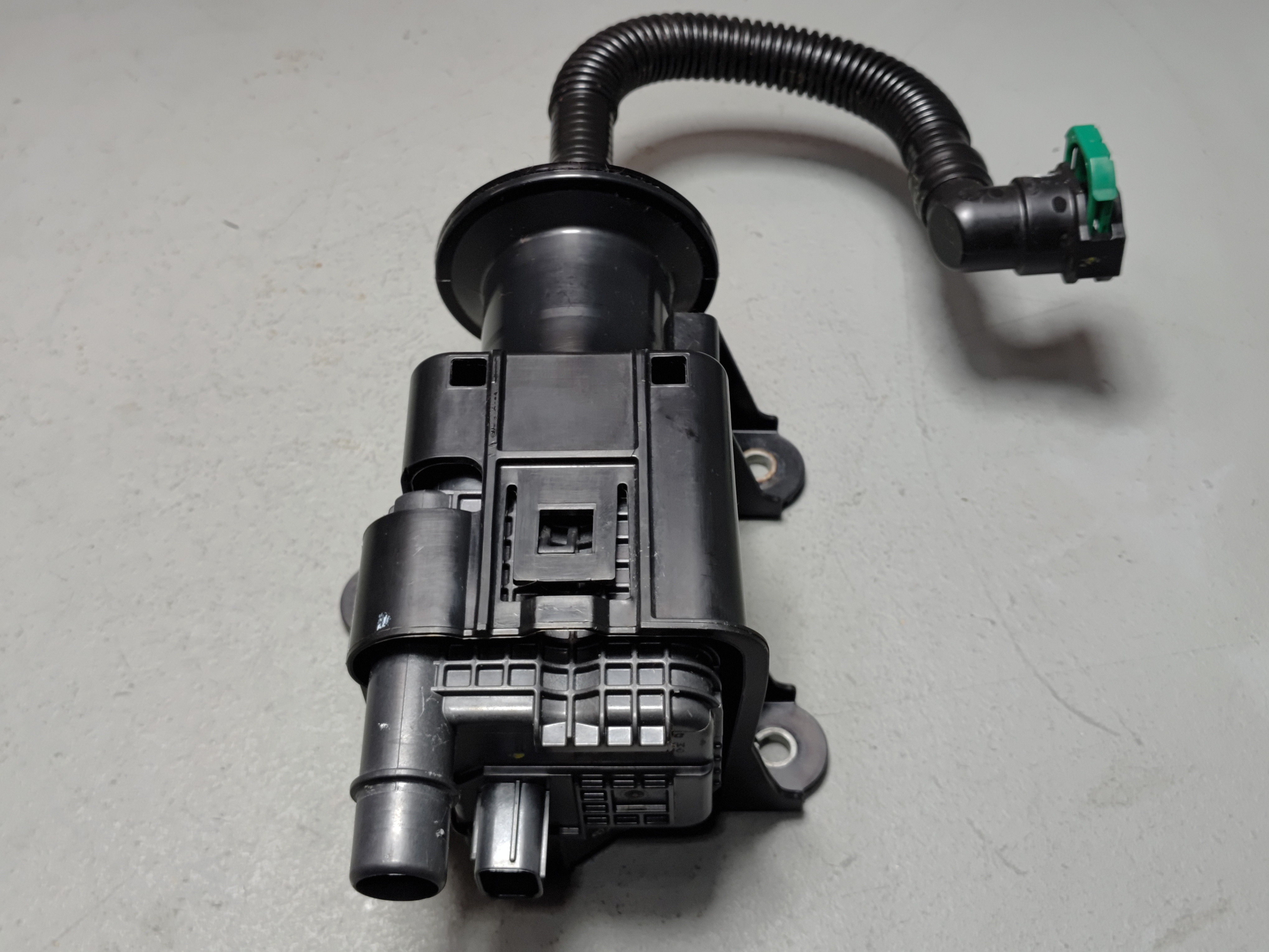 2019-2025 TOYOTA RAV4 FUEL VAPOR EVAPORATOR CHARCOAL CANISTER OEM