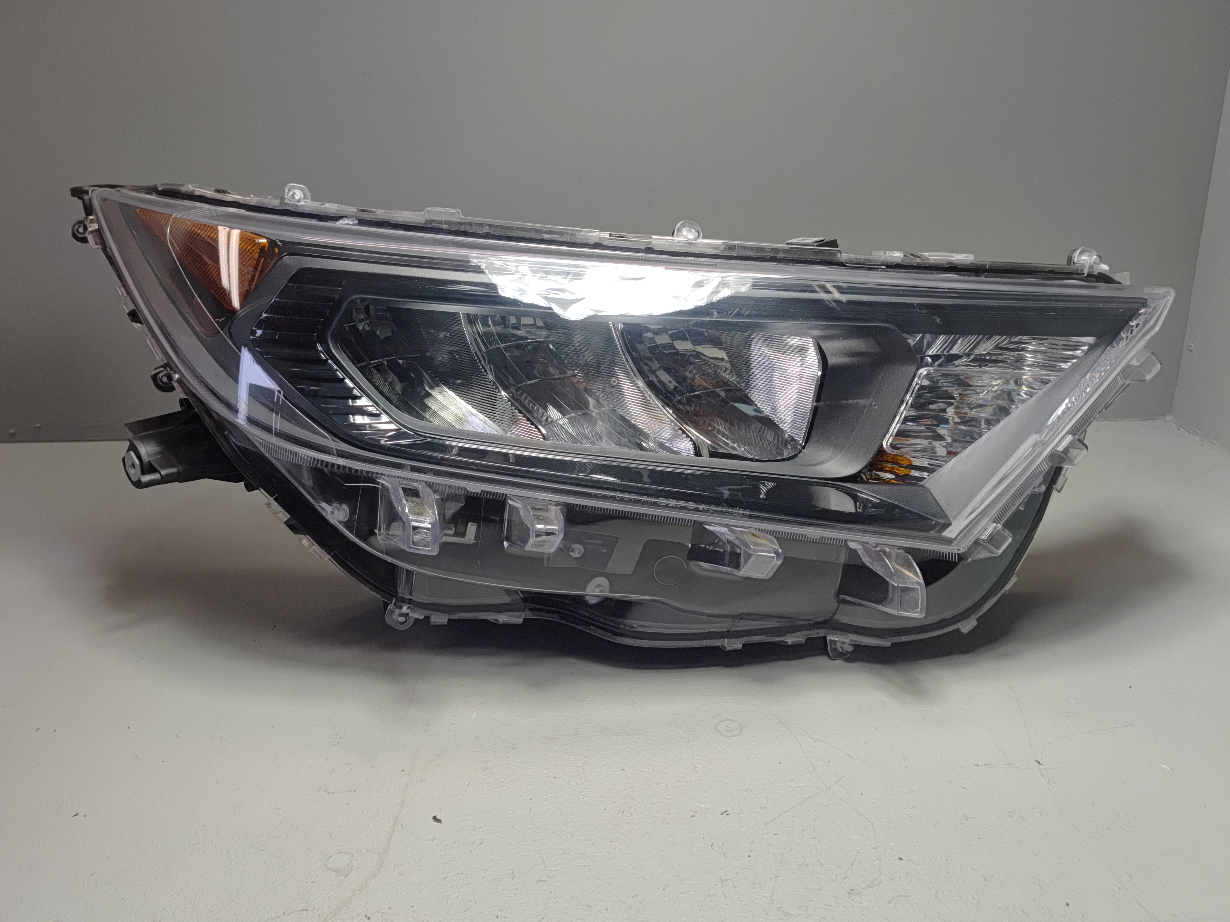 2019-2021 Toyota RAV4 Front Right Passenger Side Headlight Light Assembly OEM