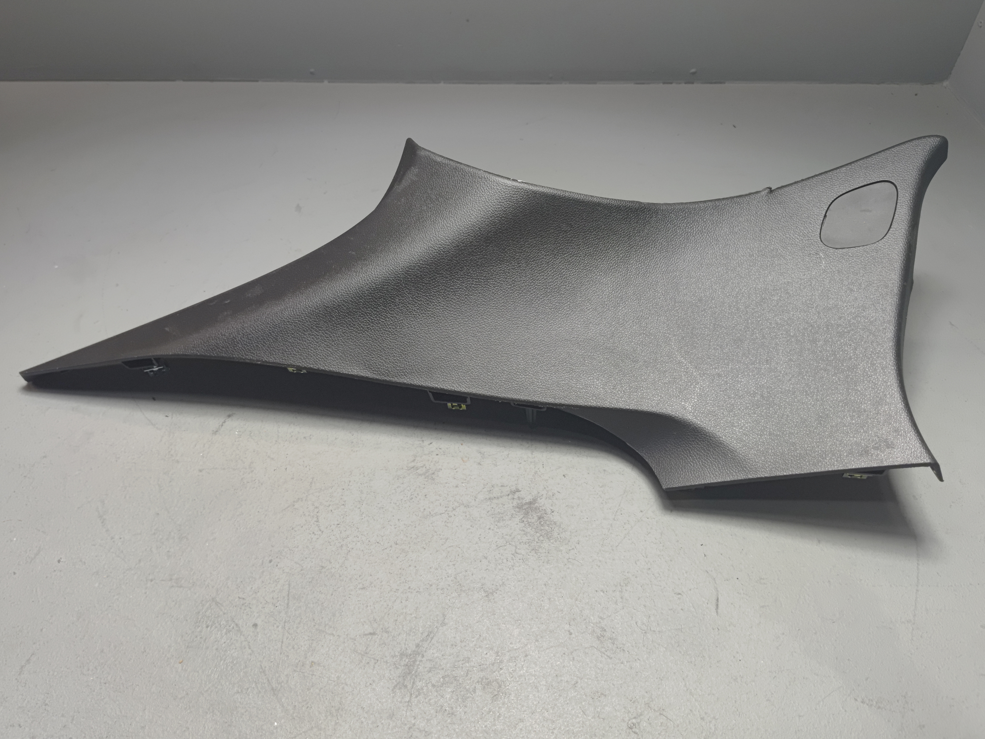 2024-2026 BUICK ENVISTA REAR DRIVER SIDE C PILLAR UPPER TRIM PANEL COVER OEM