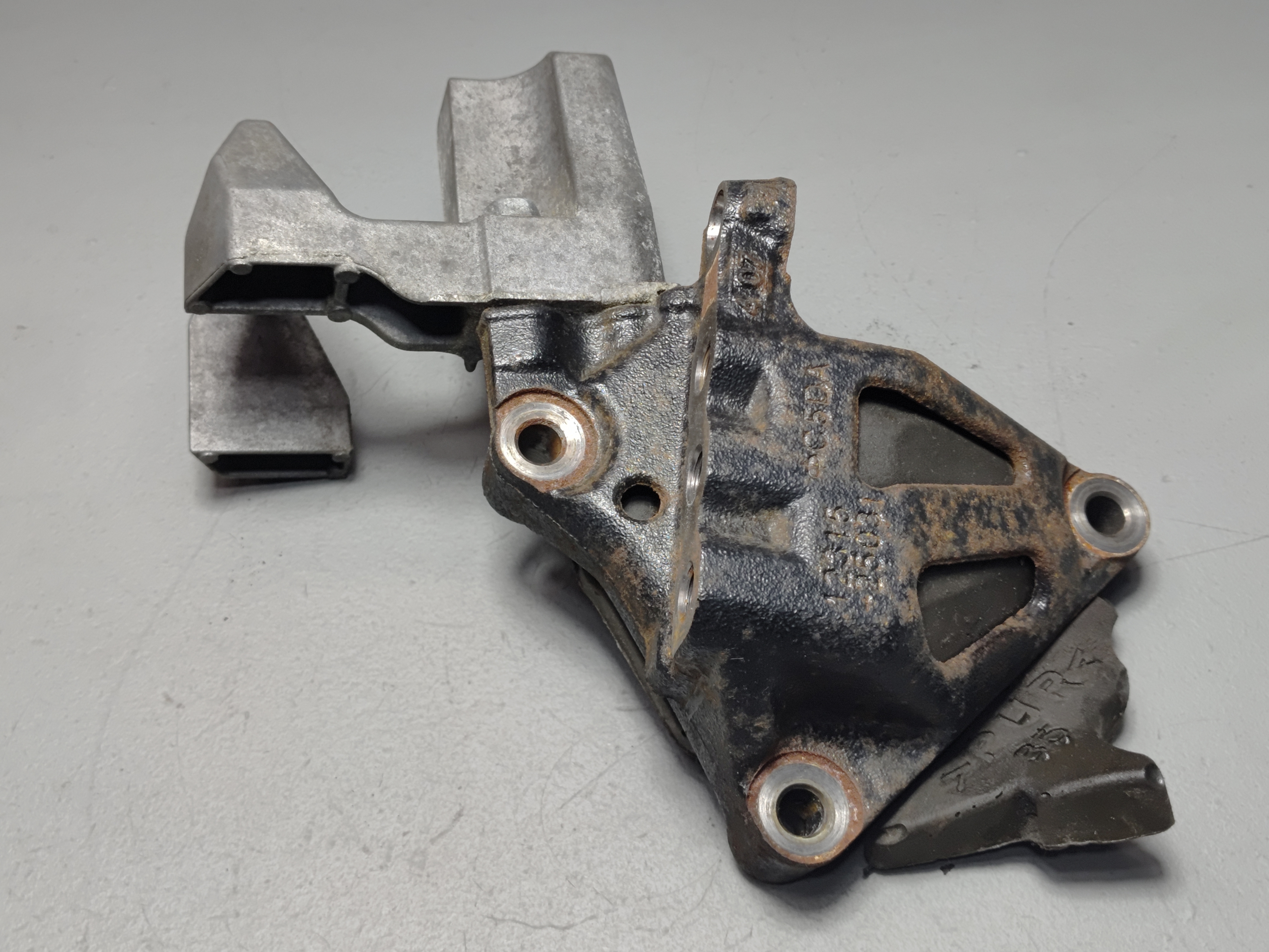 2021-2025 TOYOTA RAV4 2.5L ENGINE MOTOR PASSENGER SIDE MOUNT SUPPORT BRACKET OEM