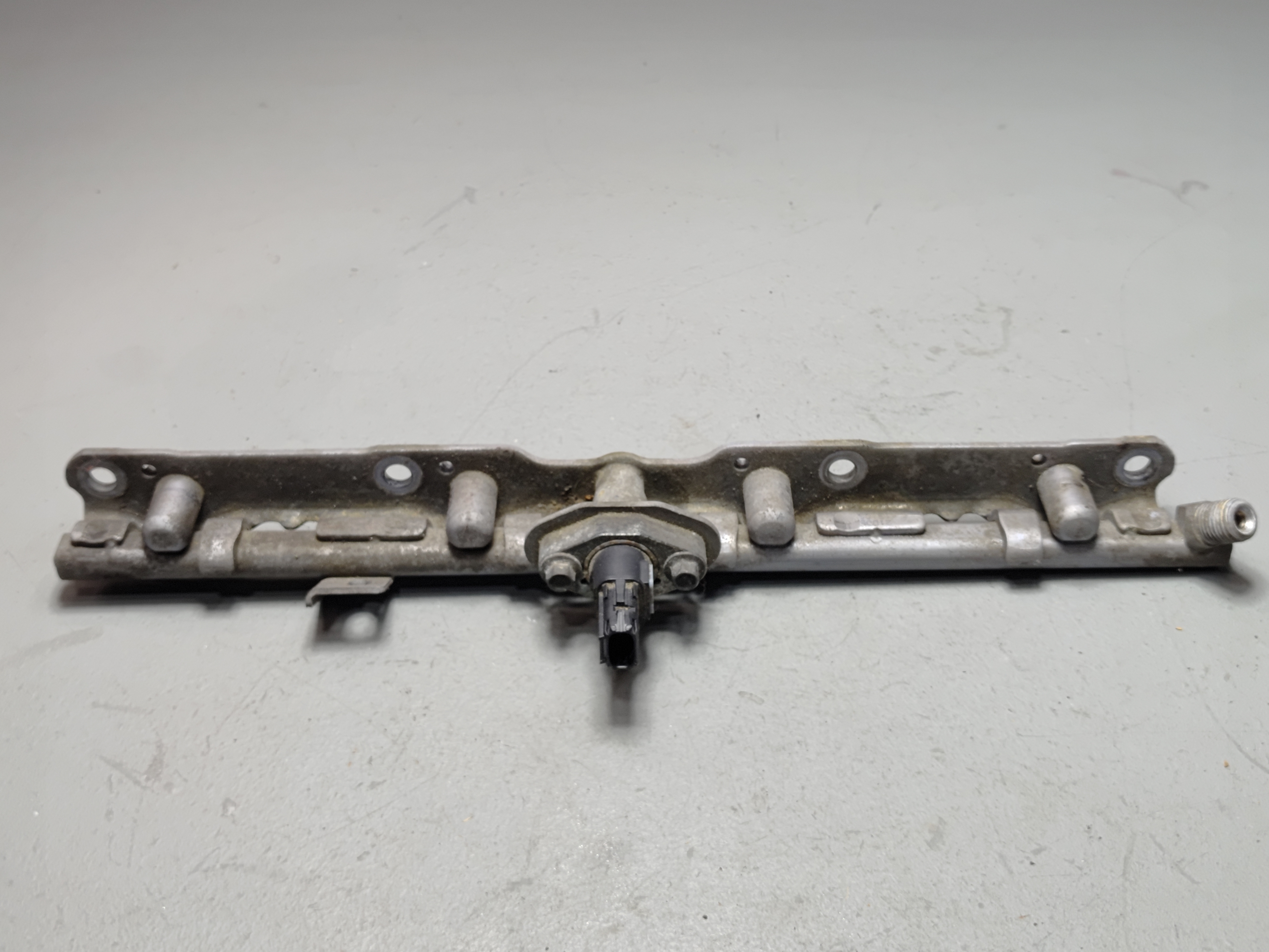 2019-2024 TOYOTA CAMRY 2.5L ENGINE MOTOR FUEL INJECTION DELIVERY RAIL OEM