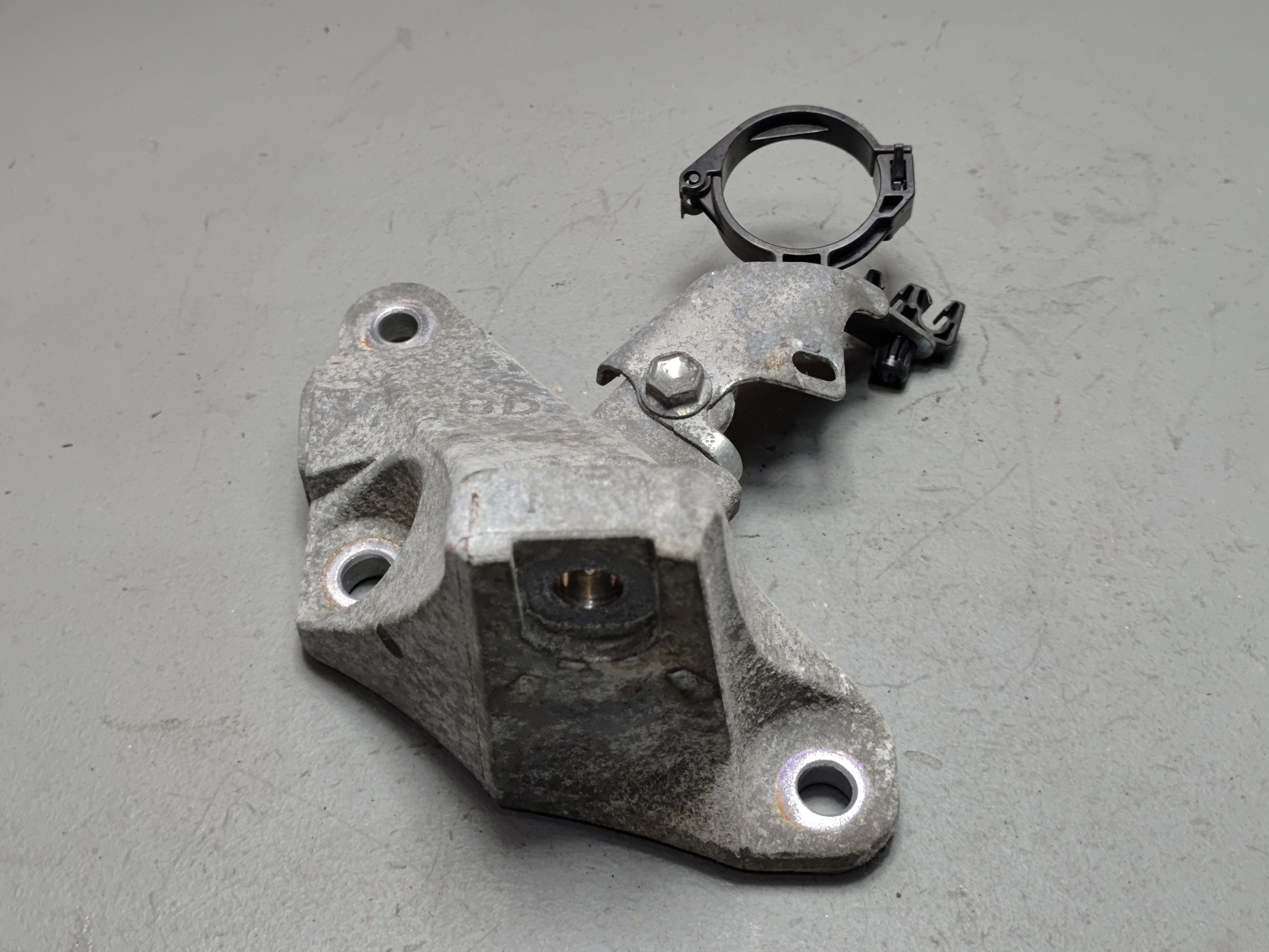 2019-2025 TOYOTA RAV4 2.5L ENGINE MOTOR FRONT MOUNT SUPPORT BRACKET OEM