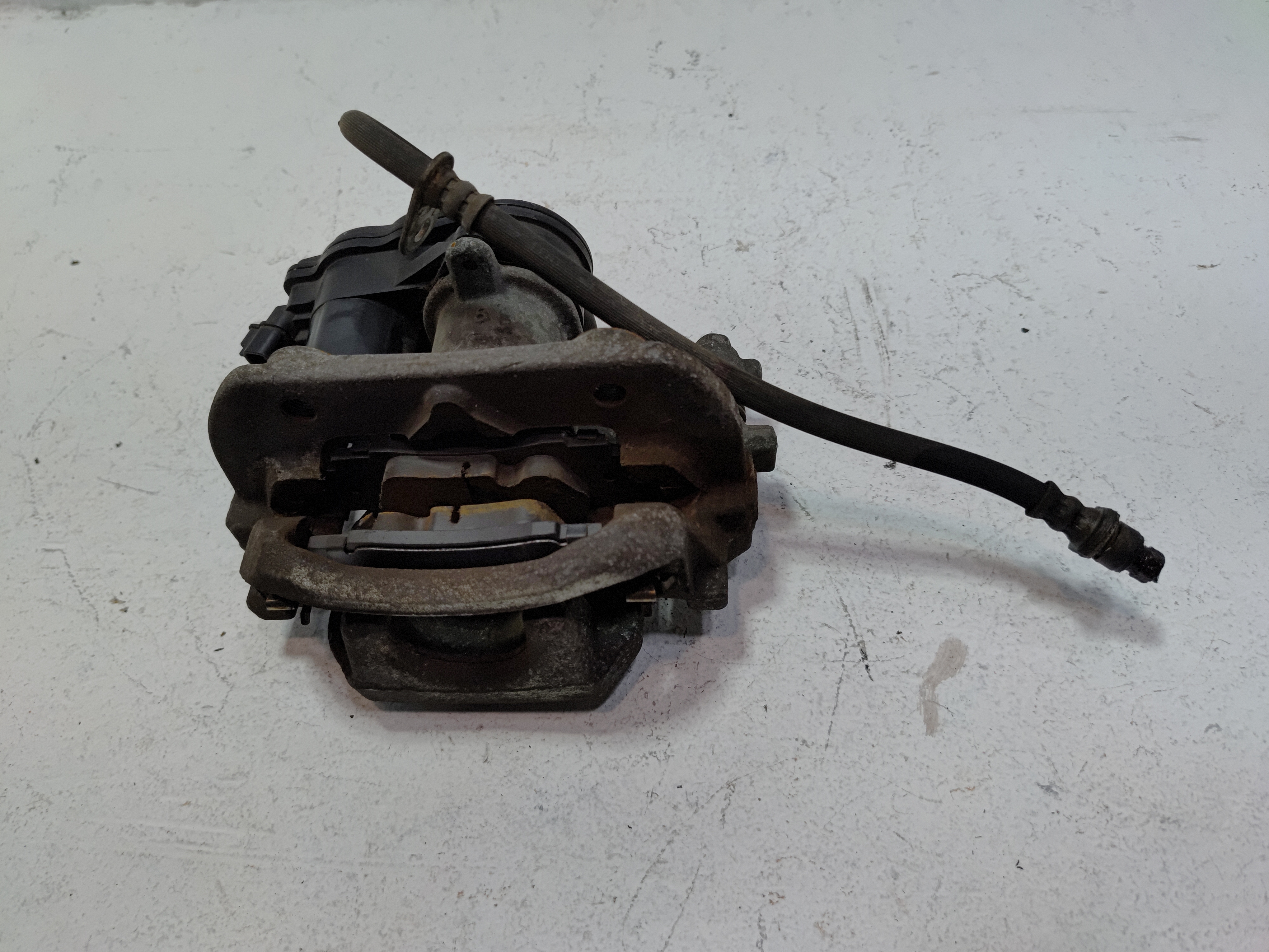 2019-2025 Toyota RAV4 AWD Rear Passenger Side Disc Brake Caliper W/ Actuator OEM
