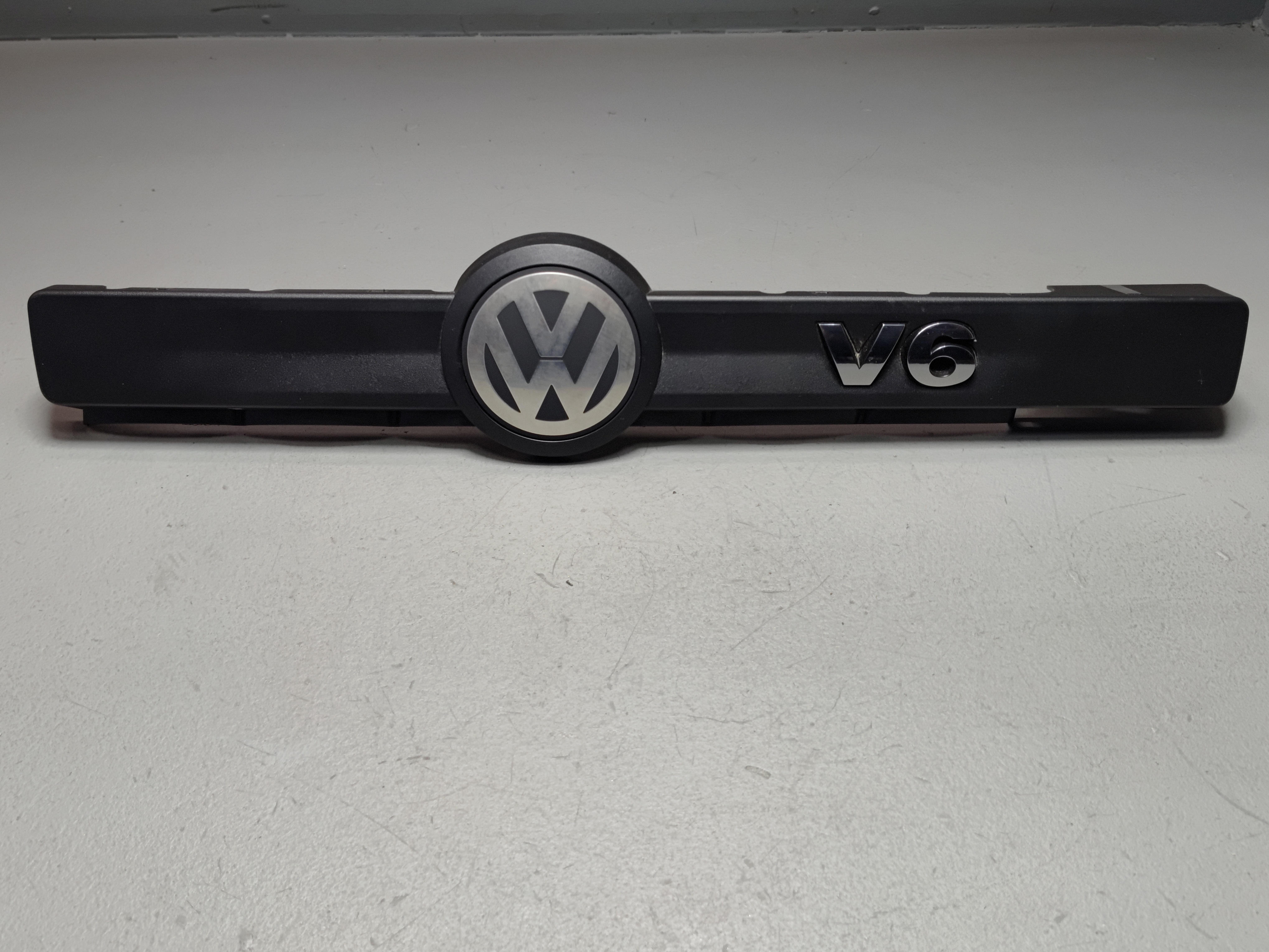 2021 VOLKSWAGEN ATLAS 3.6L V6 IGNITION COIL WIRING CONDUIT TRIM COVER OEM
