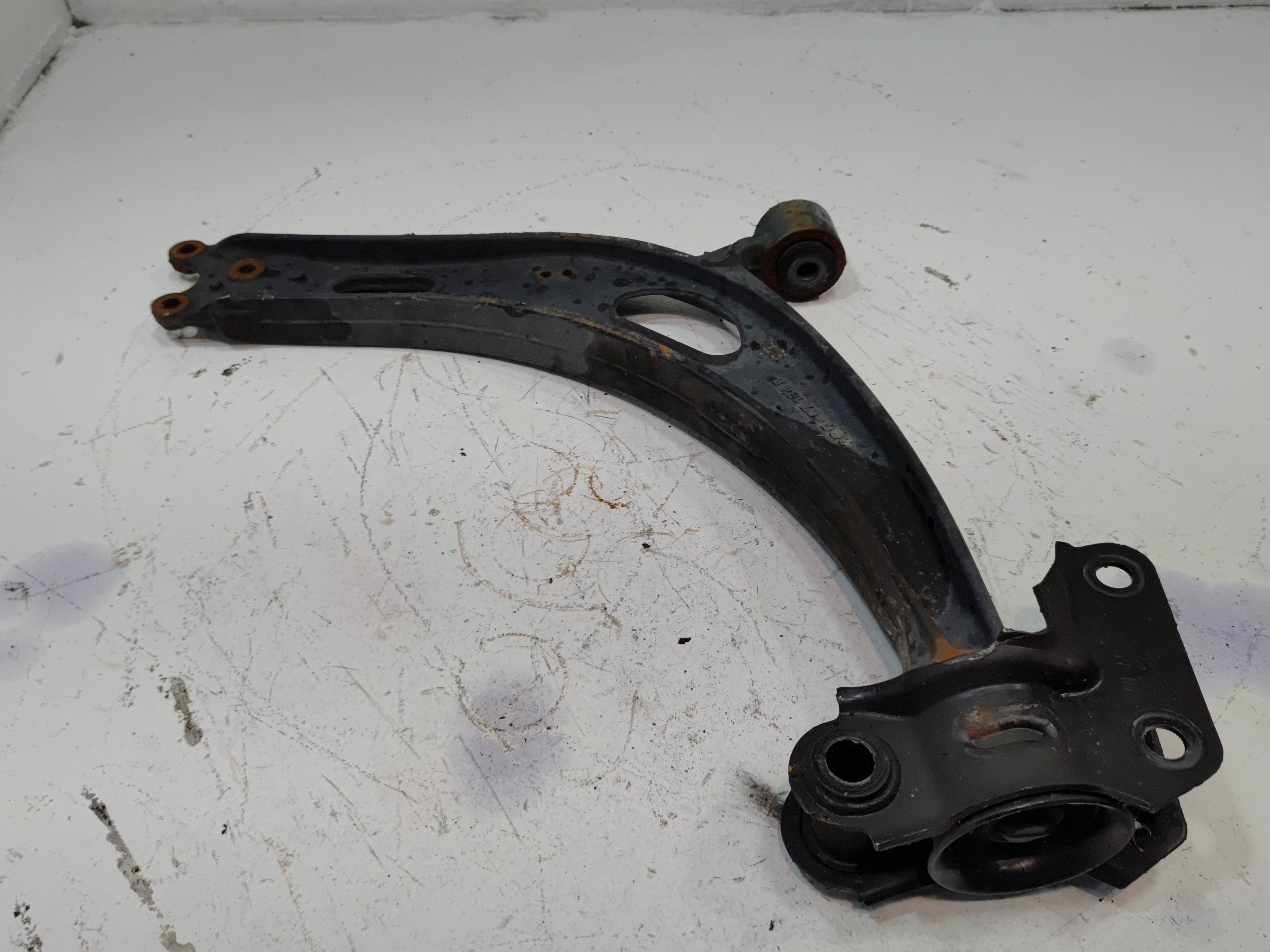 2018-2023 VOLKSWAGEN ATLAS FRONT RIGHT PASSENGER LOWER CONTROL ARM OEM