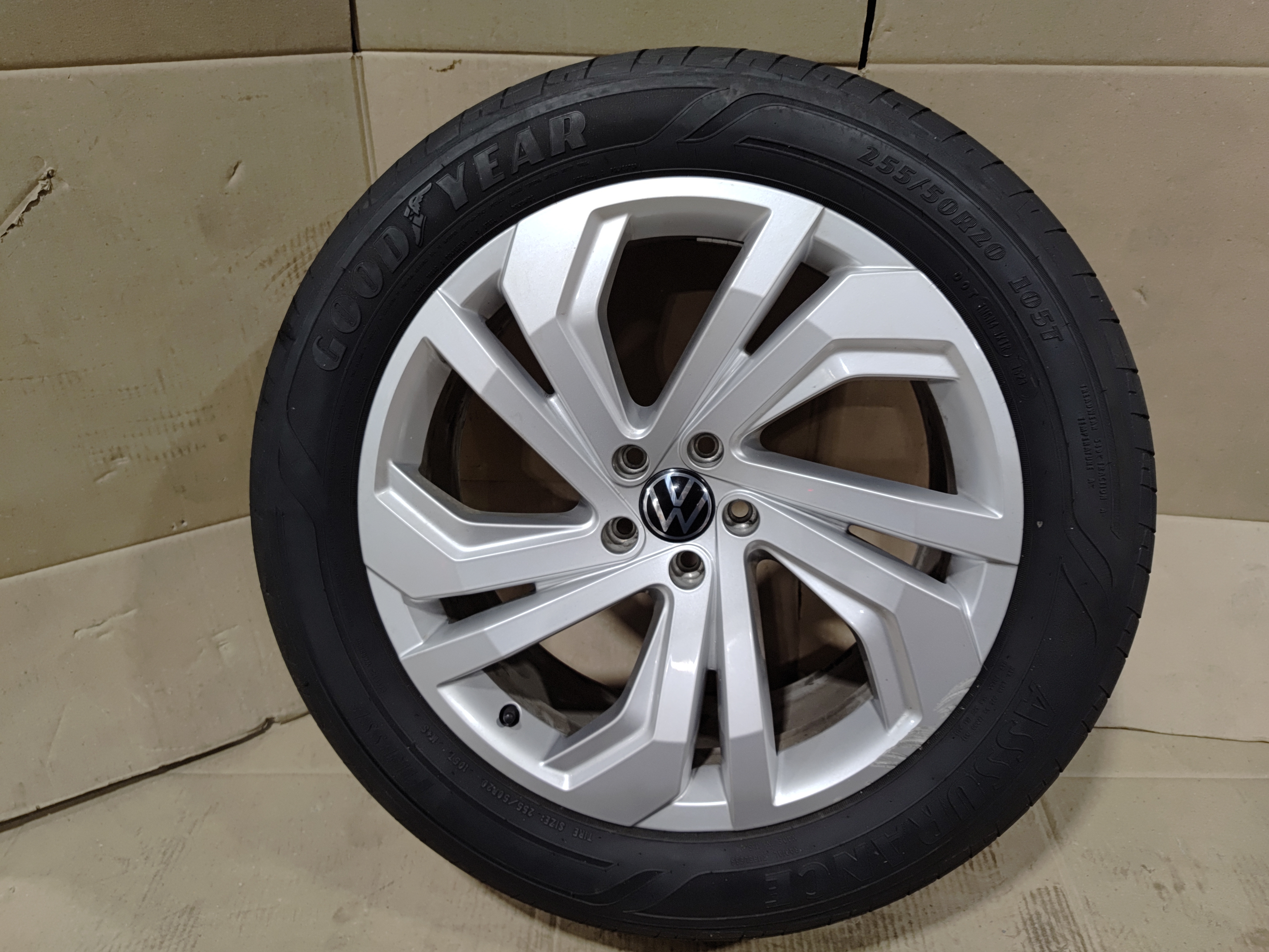 2020-2023 Volkswagen Atlas Wheel Rim 255/50 R20 Five Double Spoke Silver OEM