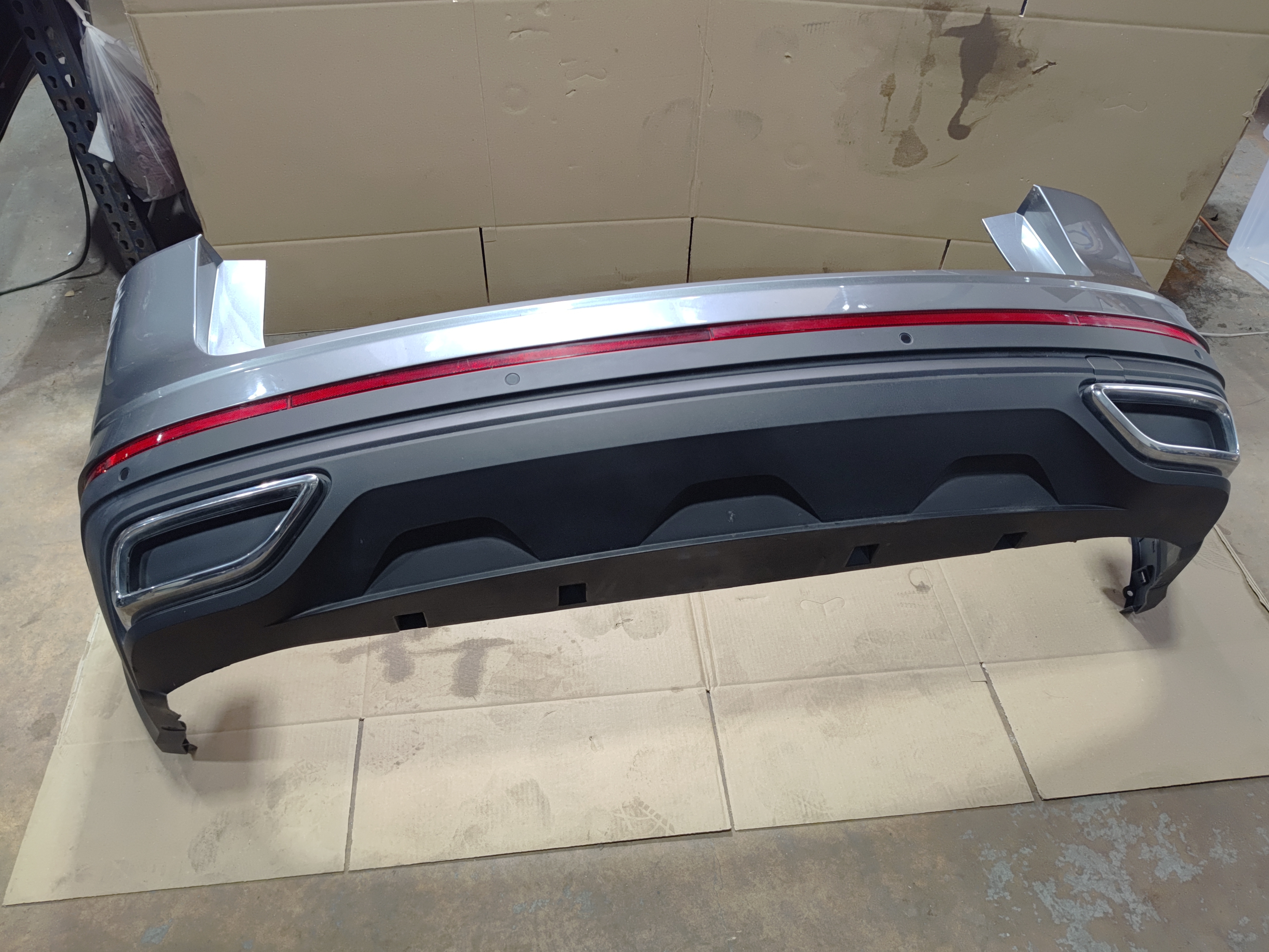 2021-2025 Volkswagen Atlas Rear Bumper Cover w/Park Sensors Gray OEM