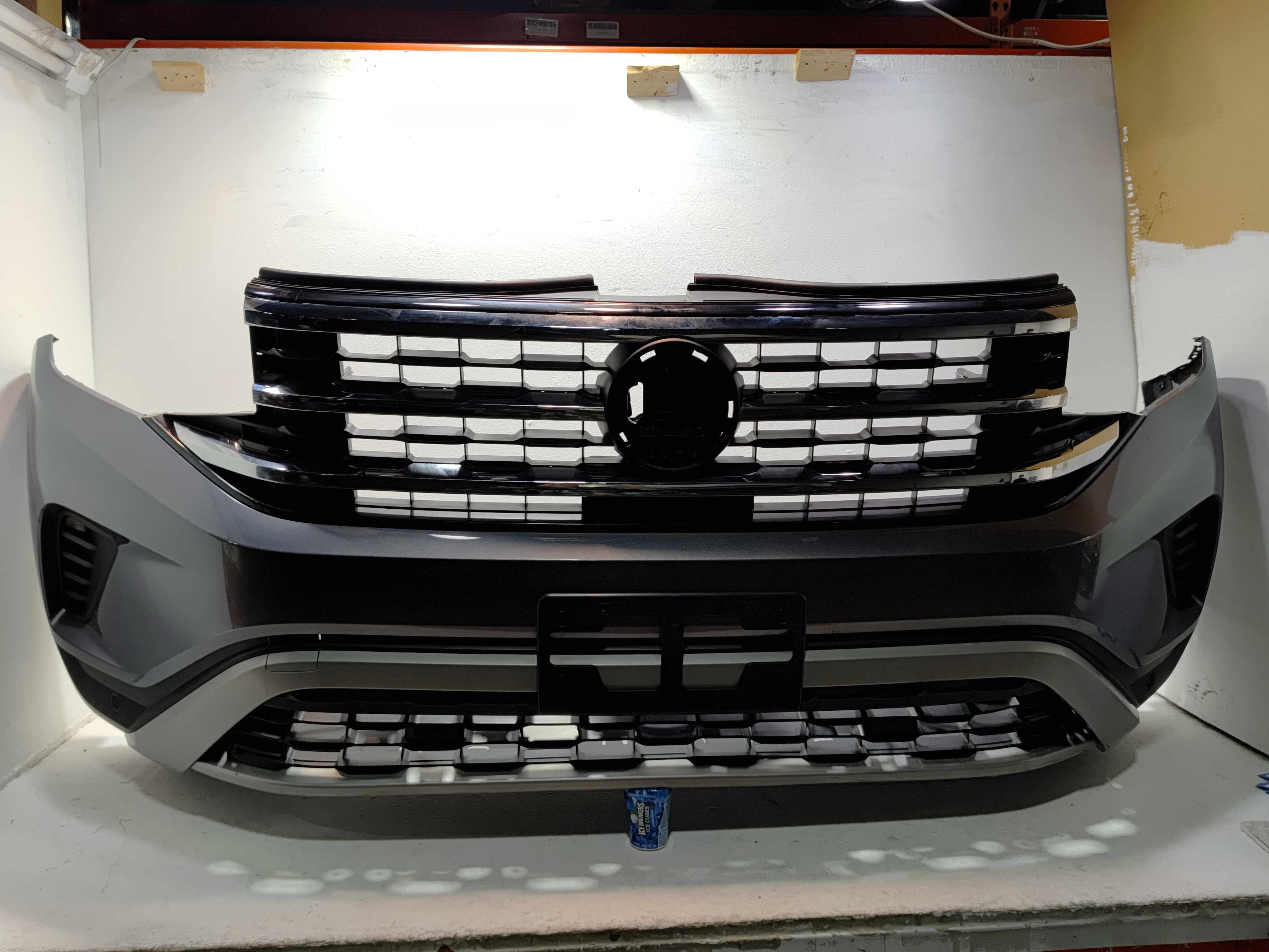 2021-2023 Volkswagen Atlas Front Bumper Cover w/Park Sensors Gray OEM