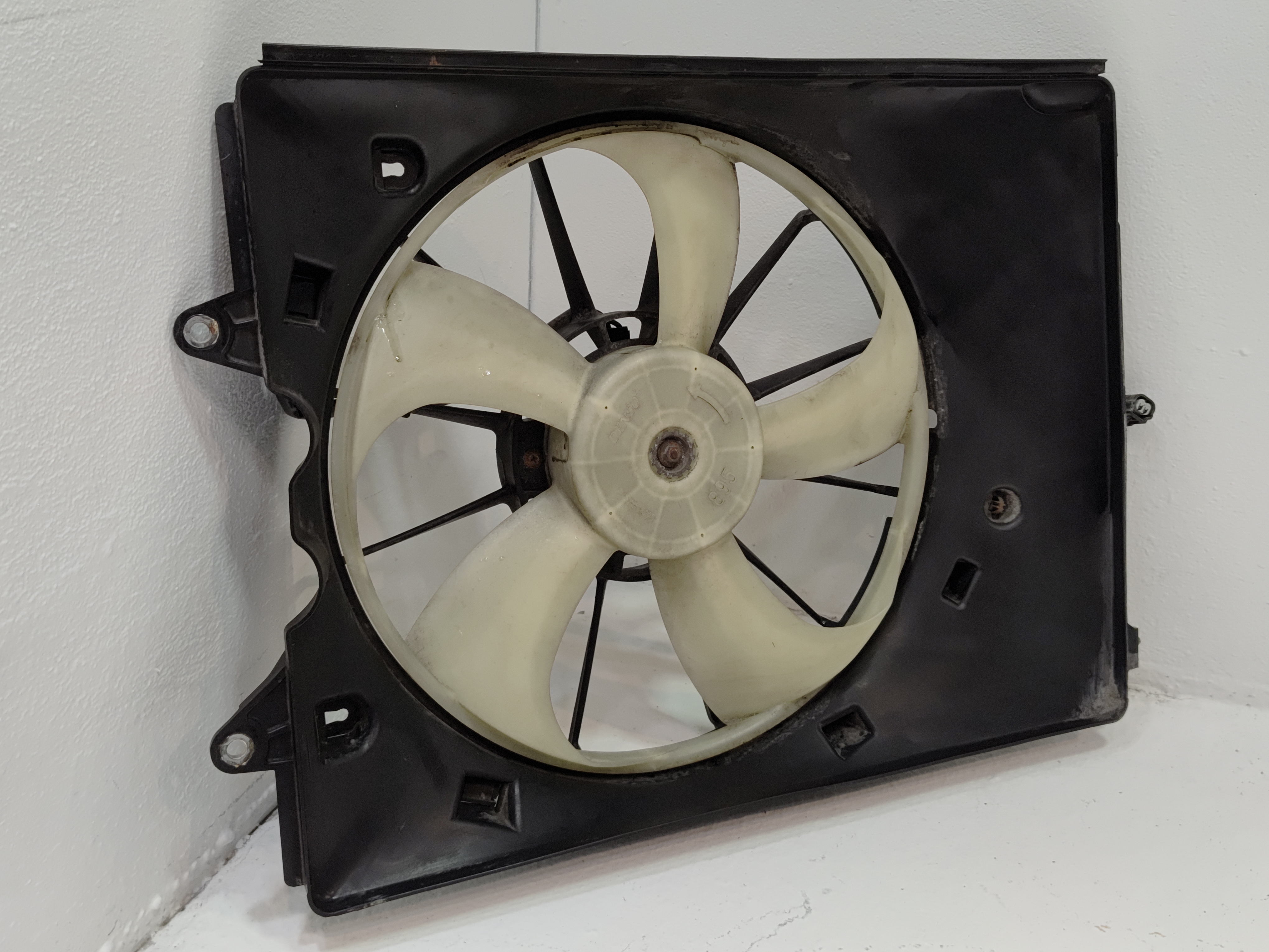 2016-22 Honda Pilot 3.5L Radiator Driver Side Cooling Fan Shroud Blade Motor OEM