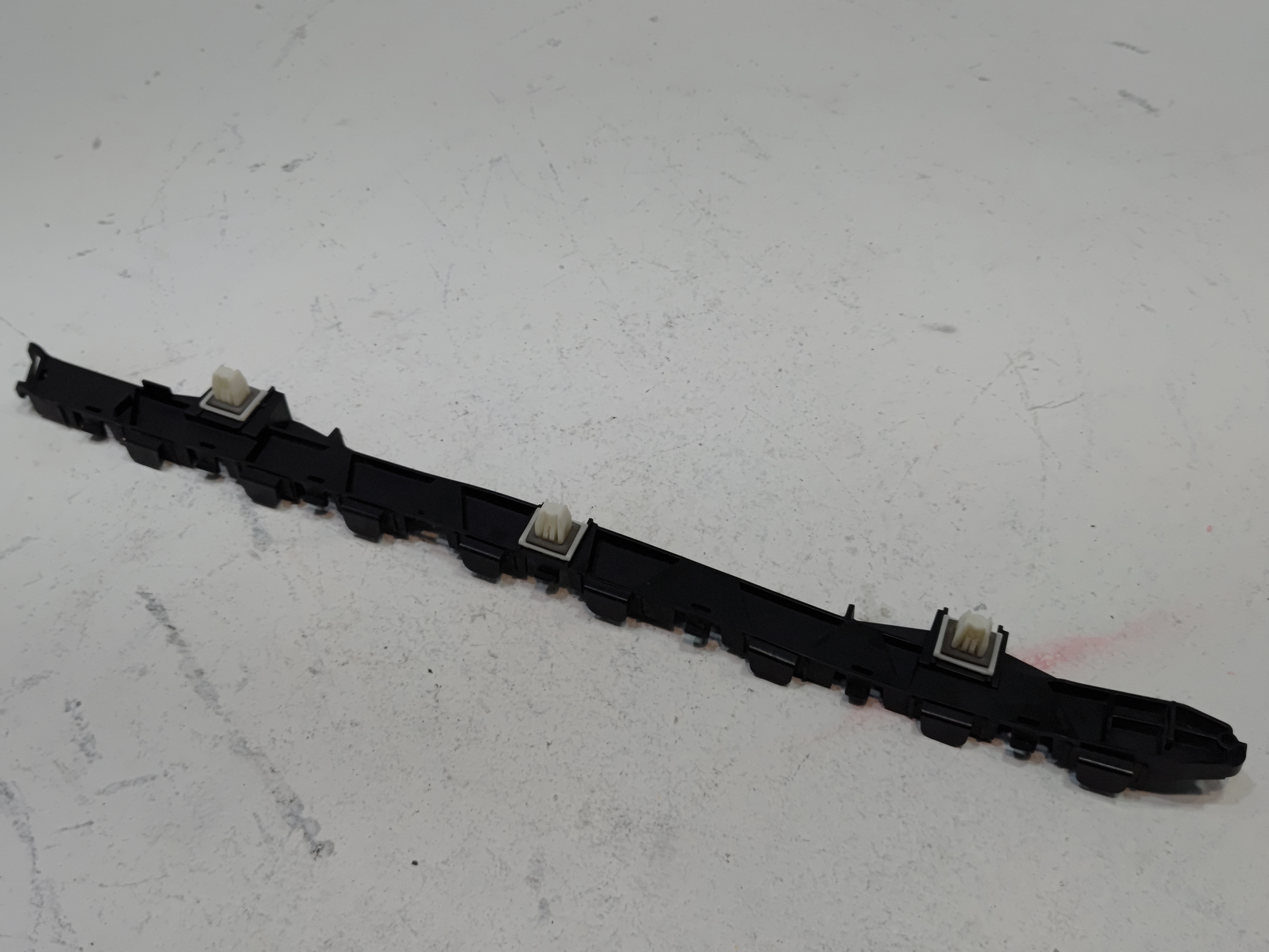 2016-22 Honda Pilot Rear Bumper Right Passenger Side Retainer Spacer Bracket OEM